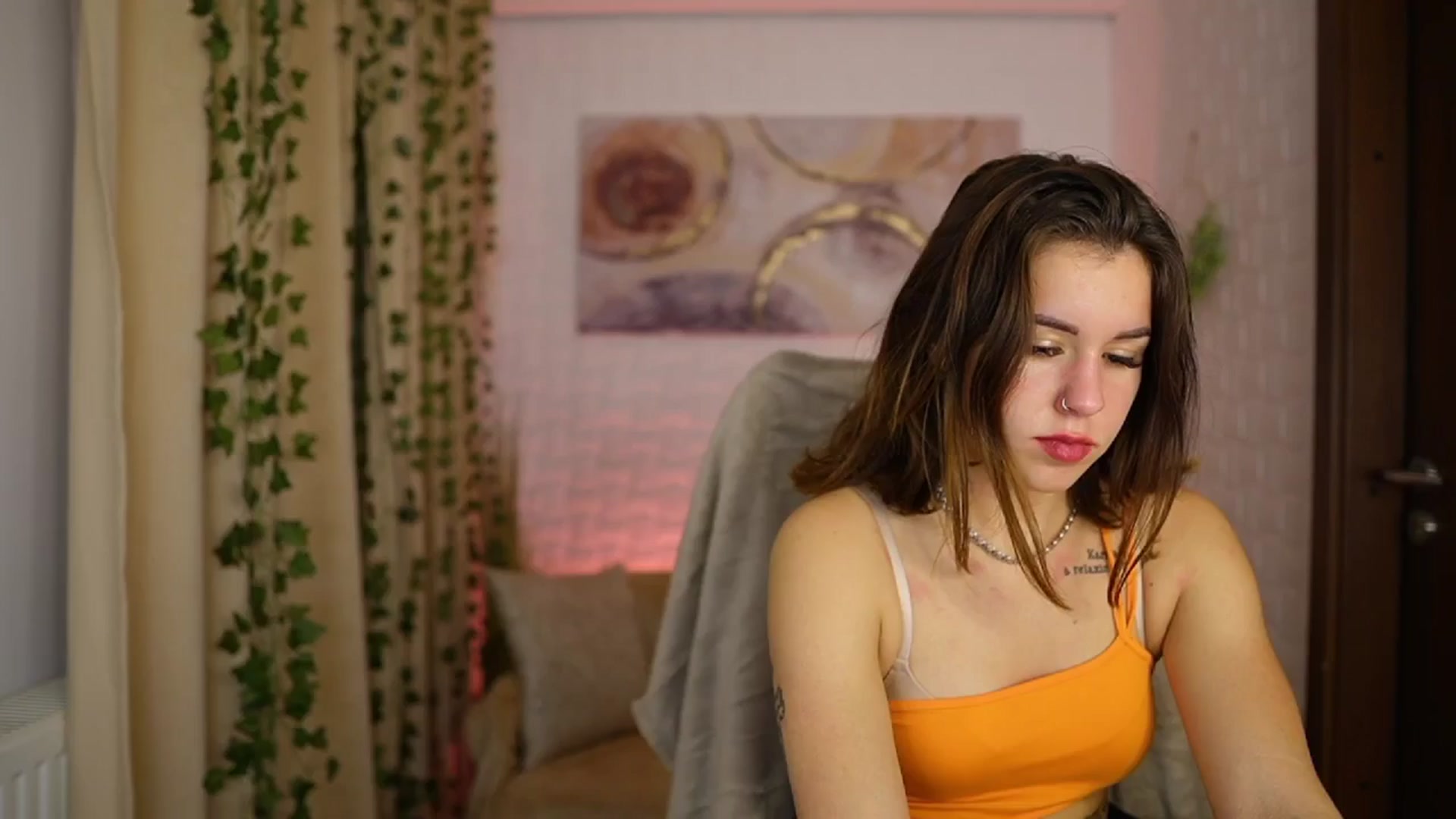 Gallery image thumbnail from Alyssa_Hall's myfreecams stream on, 10/31/2024, 18:41 image 18 of 20