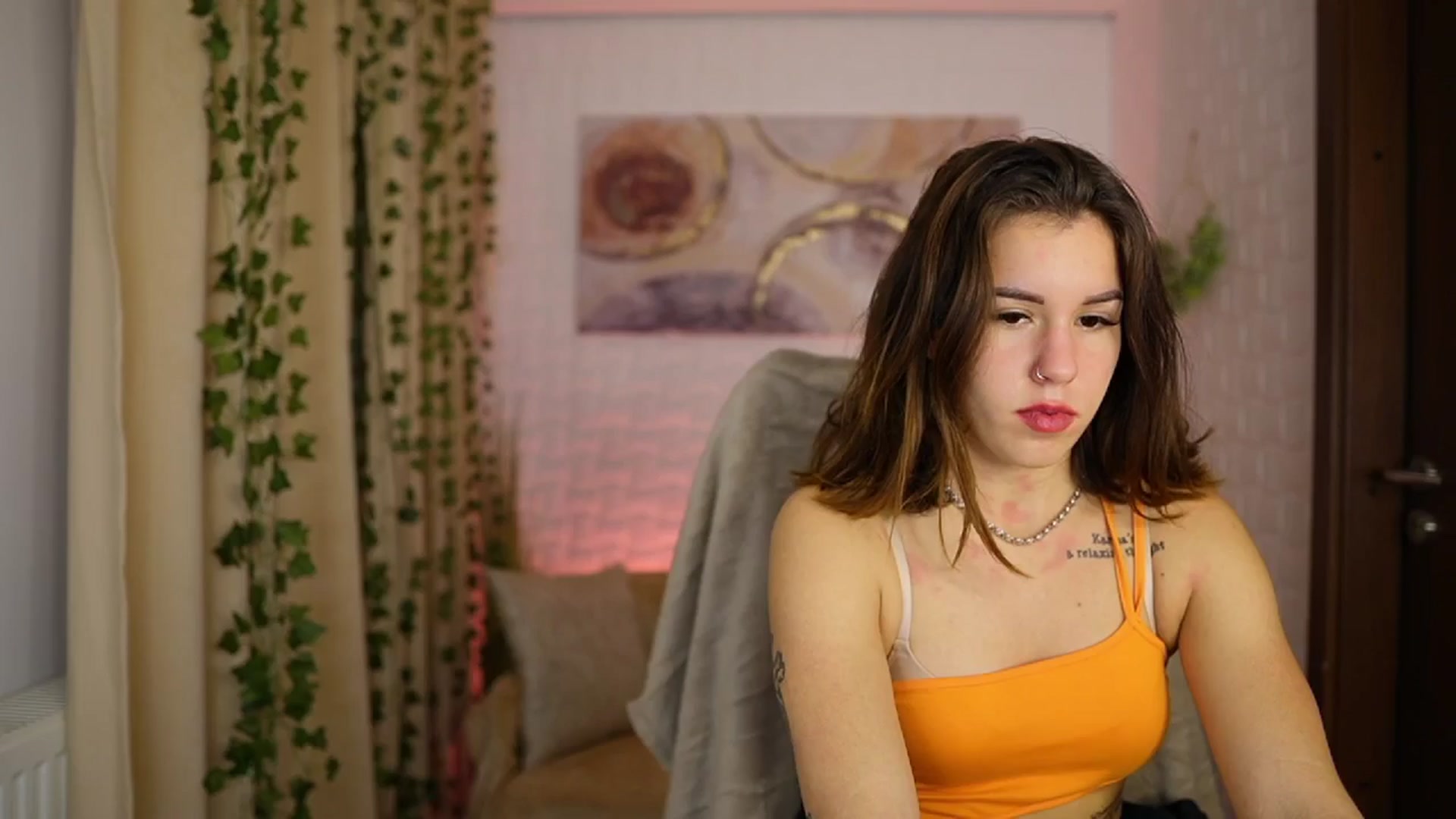 Gallery image thumbnail from Alyssa_Hall's myfreecams stream on, 10/31/2024, 18:41 image 14 of 20