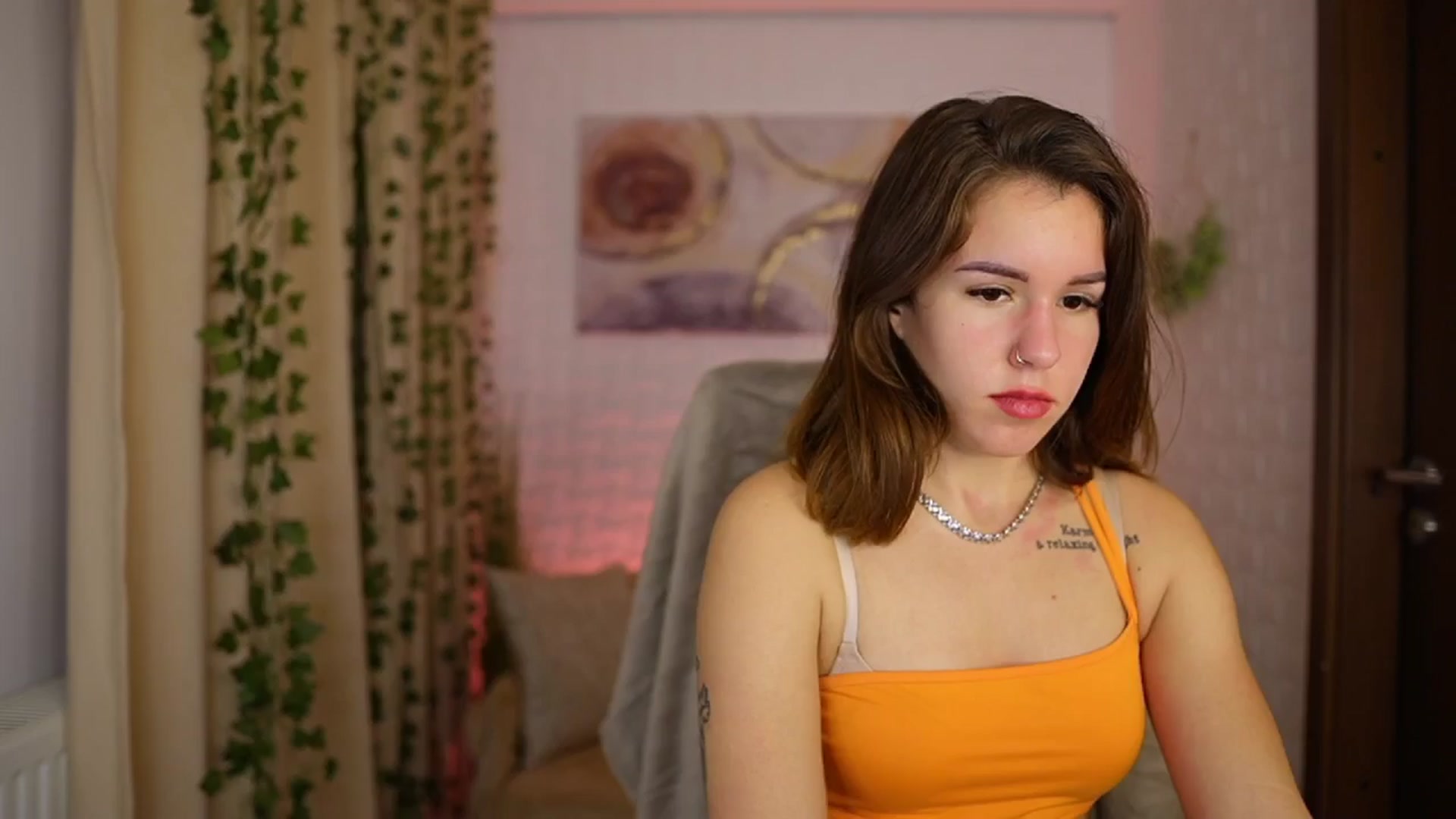 Gallery image thumbnail from Alyssa_Hall's myfreecams stream on, 10/31/2024, 19:21 image 8 of 20