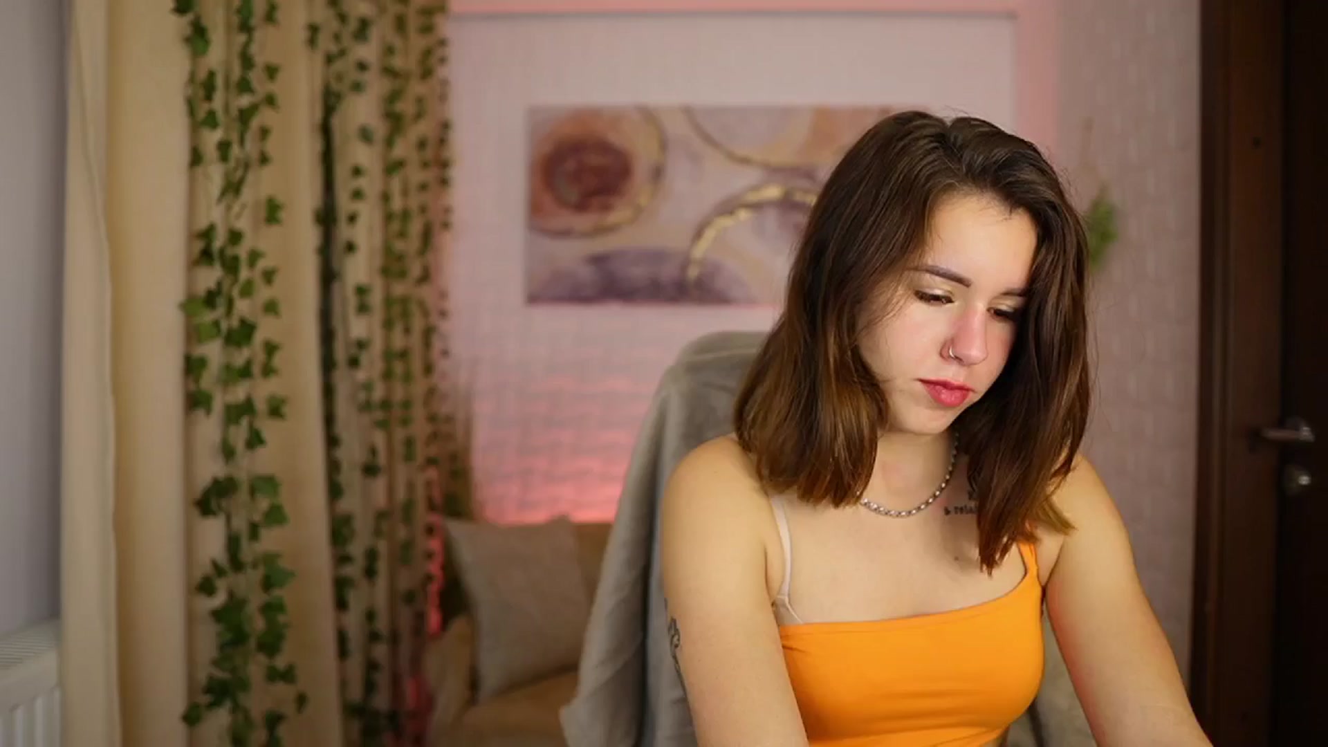 Gallery image thumbnail from Alyssa_Hall's myfreecams stream on, 10/31/2024, 19:21 image 13 of 20