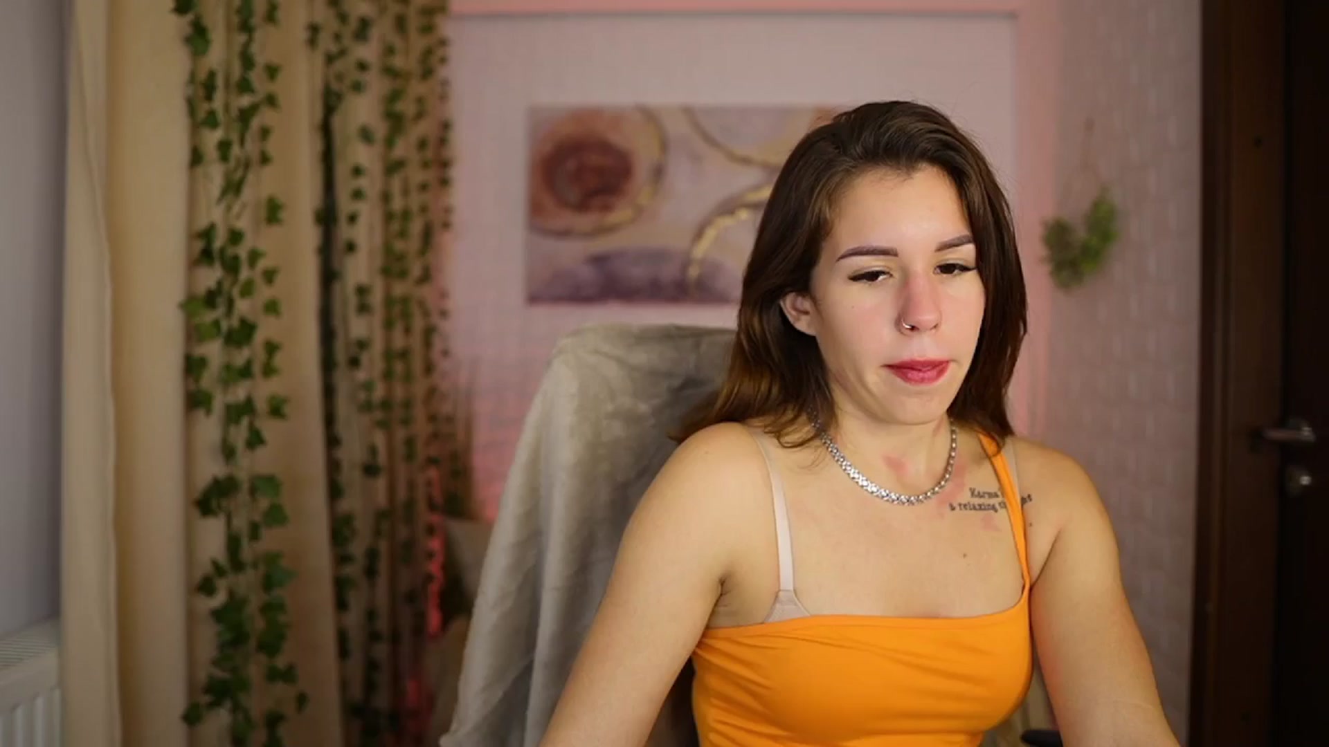 Gallery image thumbnail from Alyssa_Hall's myfreecams stream on, 10/31/2024, 19:21 image 2 of 20
