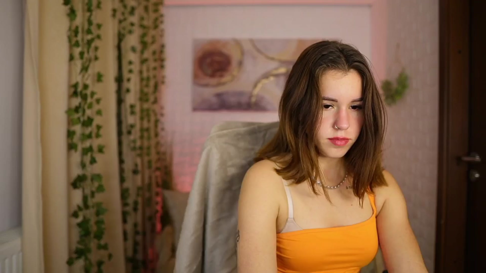 Gallery image thumbnail from Alyssa_Hall's myfreecams stream on, 10/31/2024, 19:21 image 18 of 20