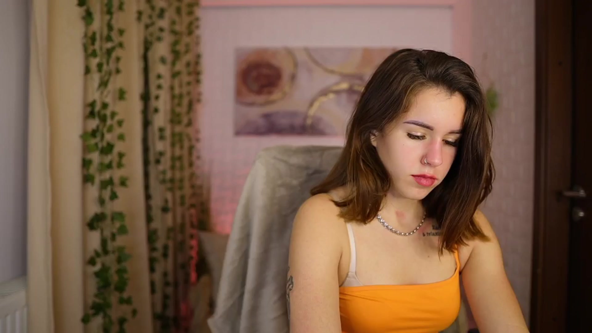 Gallery image thumbnail from Alyssa_Hall's myfreecams stream on, 10/31/2024, 19:21 image 6 of 20
