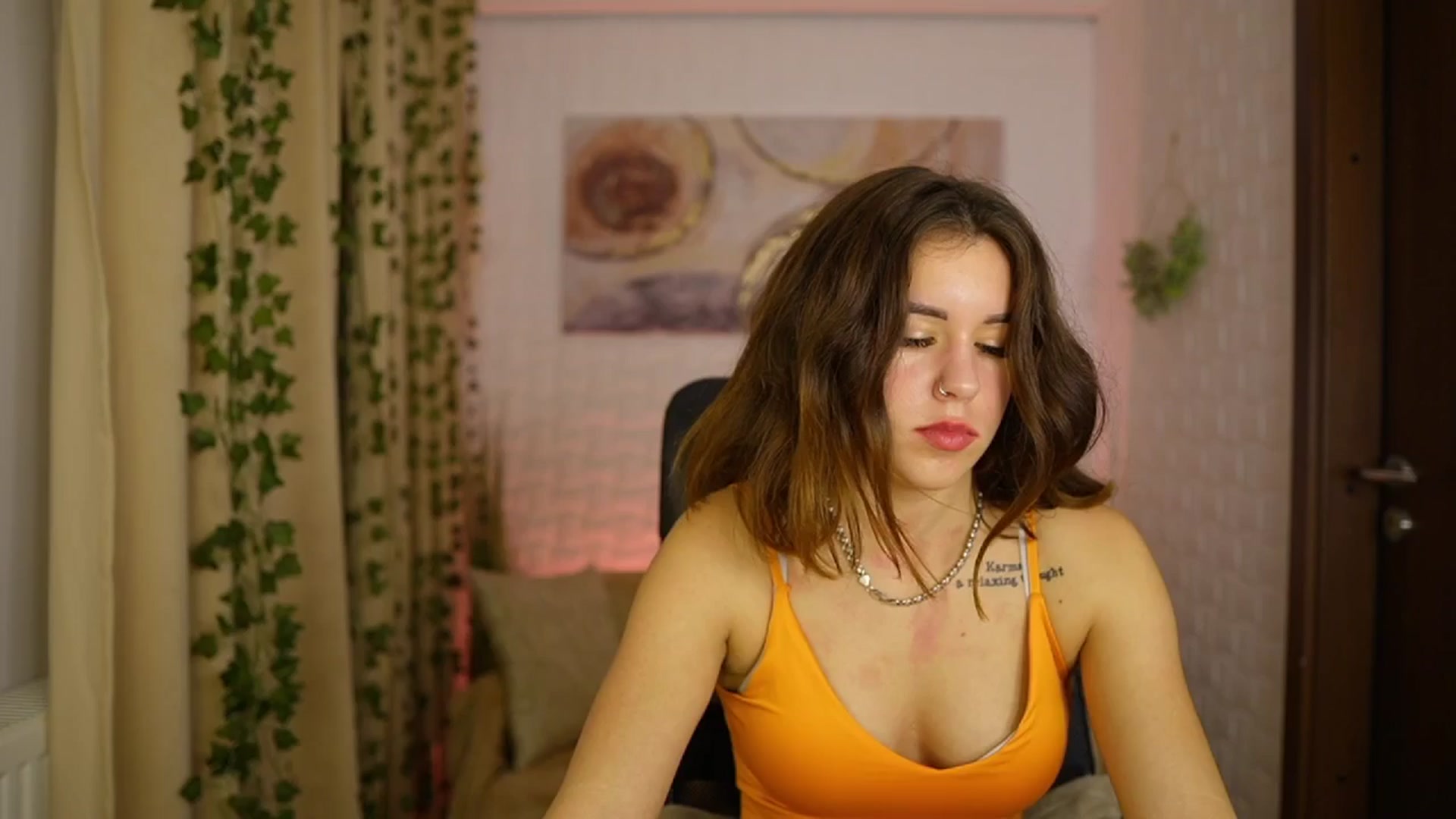 Gallery image thumbnail from Alyssa_Hall's myfreecams stream on, 11/01/2024, 17:38 image 18 of 20