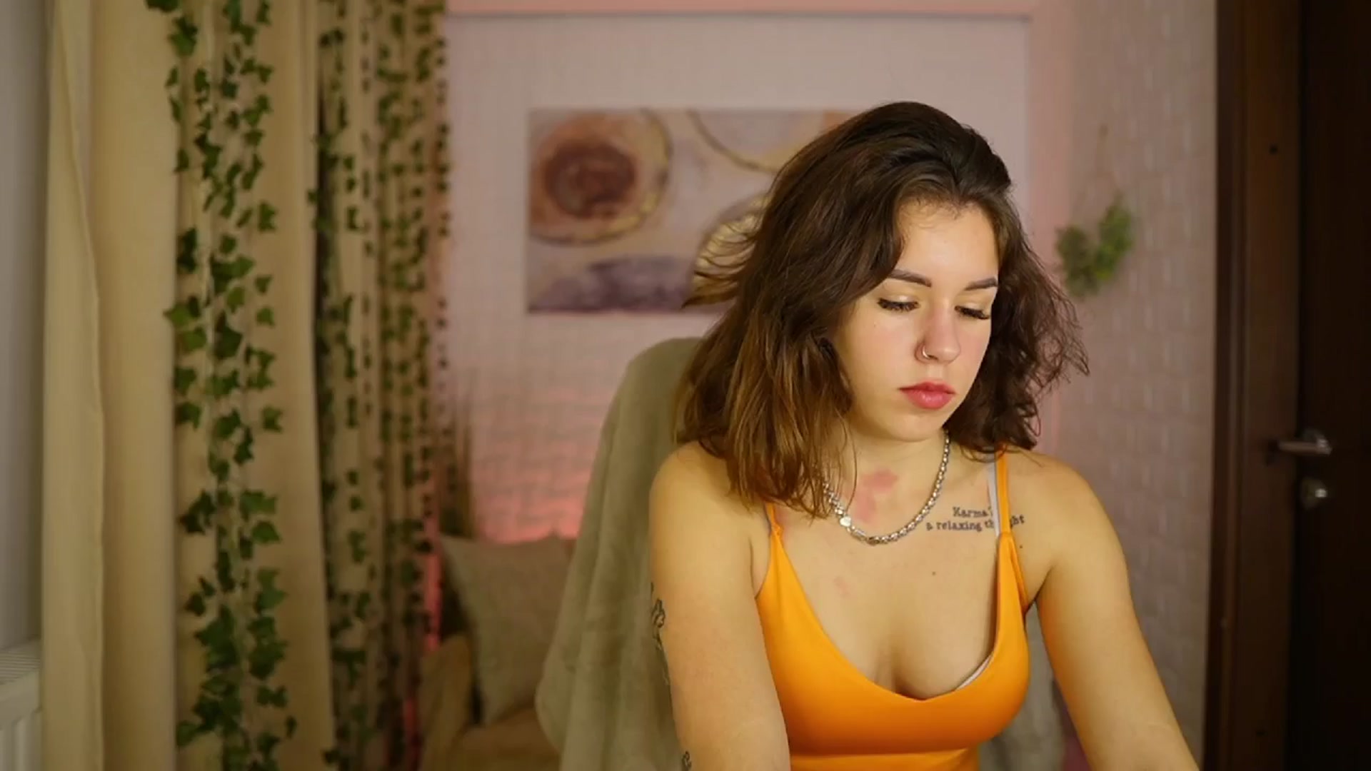 Gallery image thumbnail from Alyssa_Hall's myfreecams stream on, 11/01/2024, 17:38 image 7 of 20
