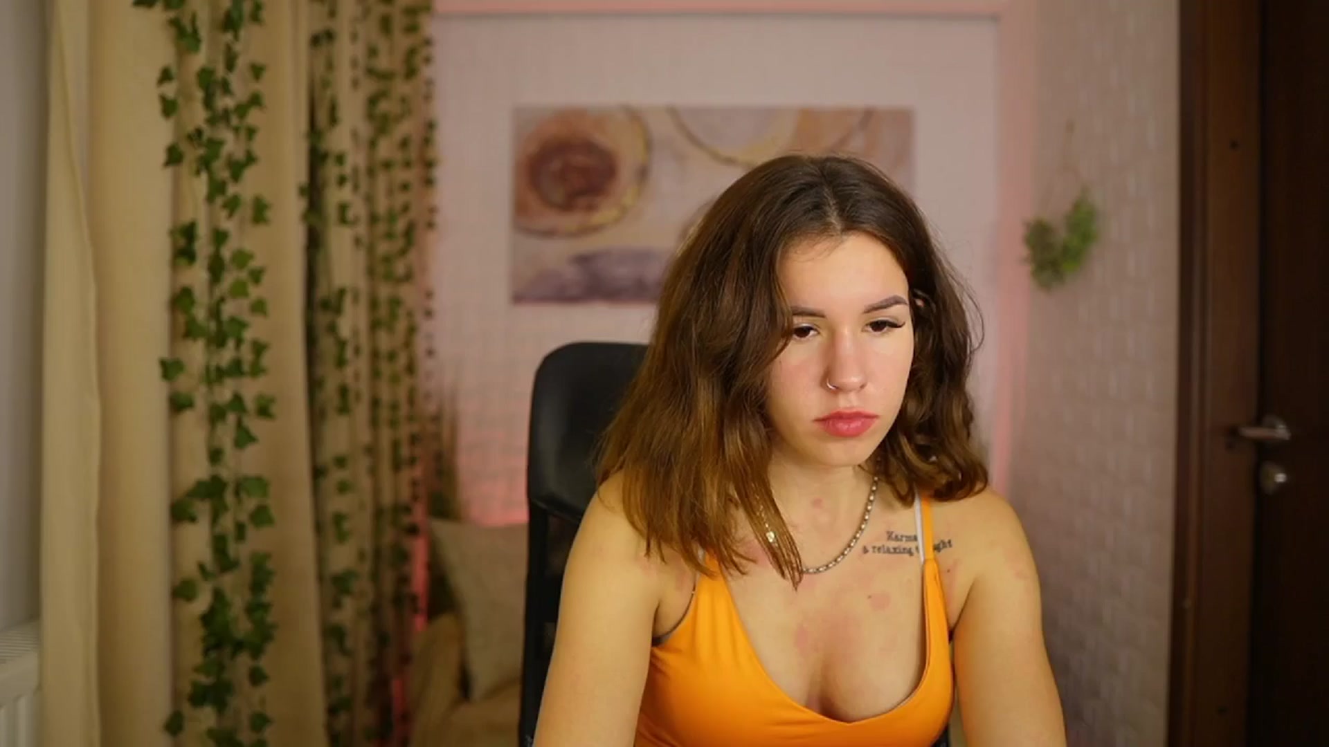 Gallery image thumbnail from Alyssa_Hall's myfreecams stream on, 11/01/2024, 18:40 image 1 of 20