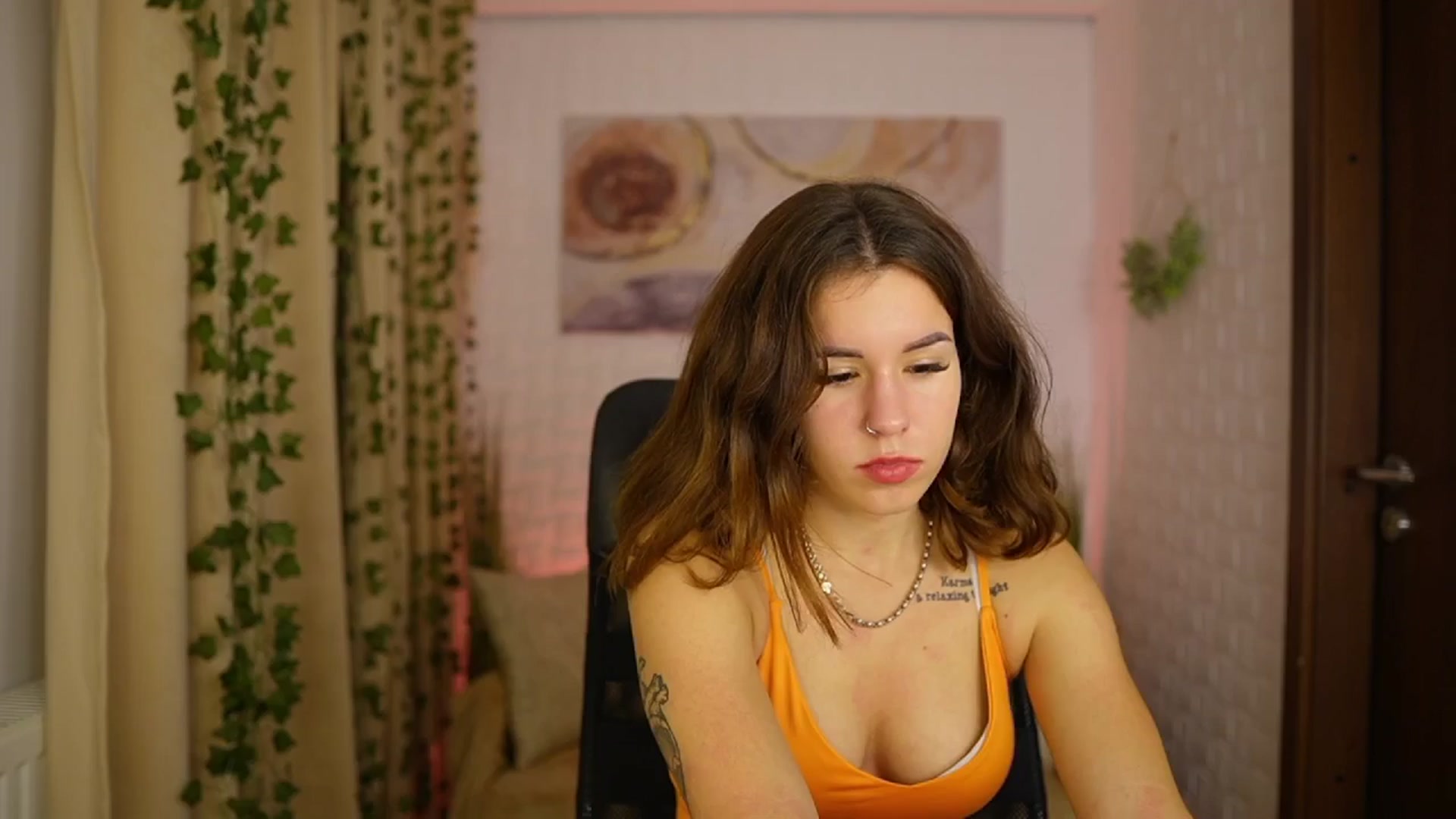 Gallery image thumbnail from Alyssa_Hall's myfreecams stream on, 11/01/2024, 18:40 image 9 of 20