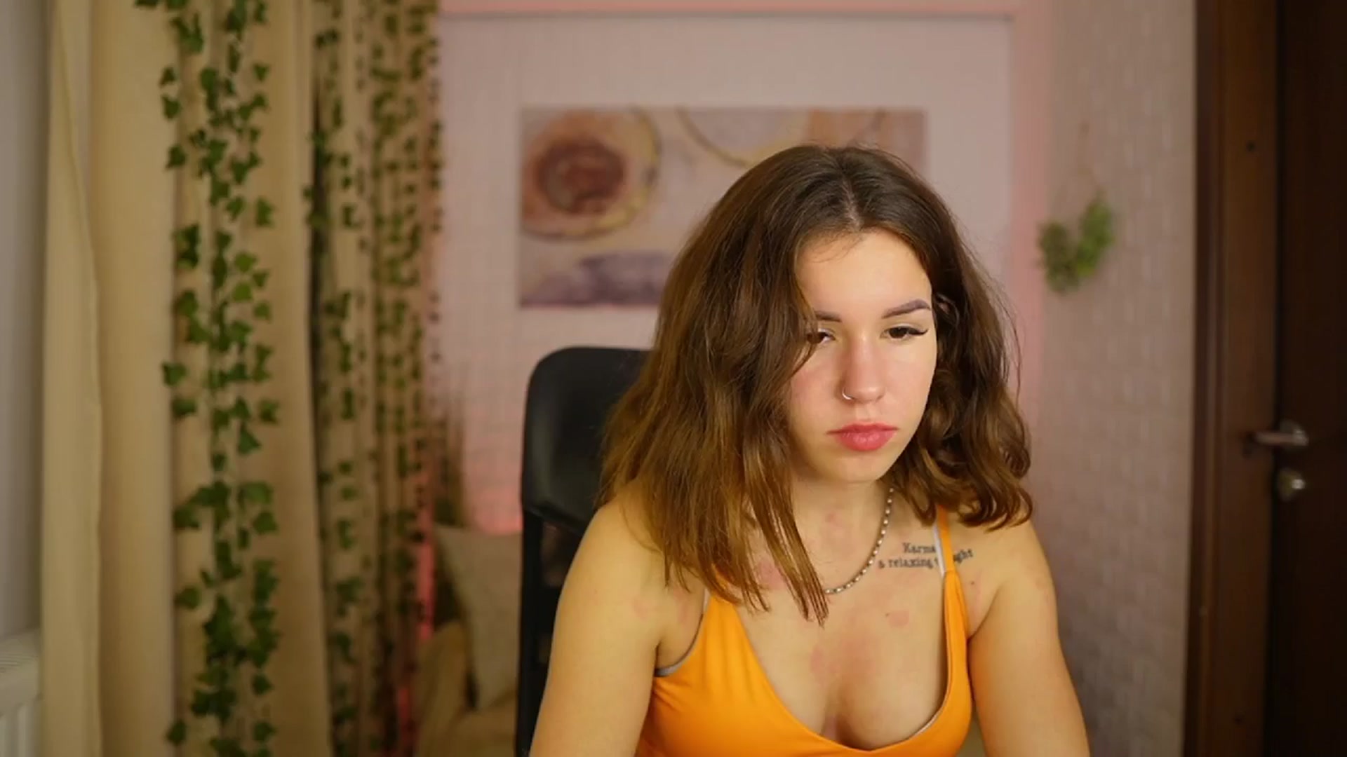 Gallery image thumbnail from Alyssa_Hall's myfreecams stream on, 11/01/2024, 18:40 image 3 of 20