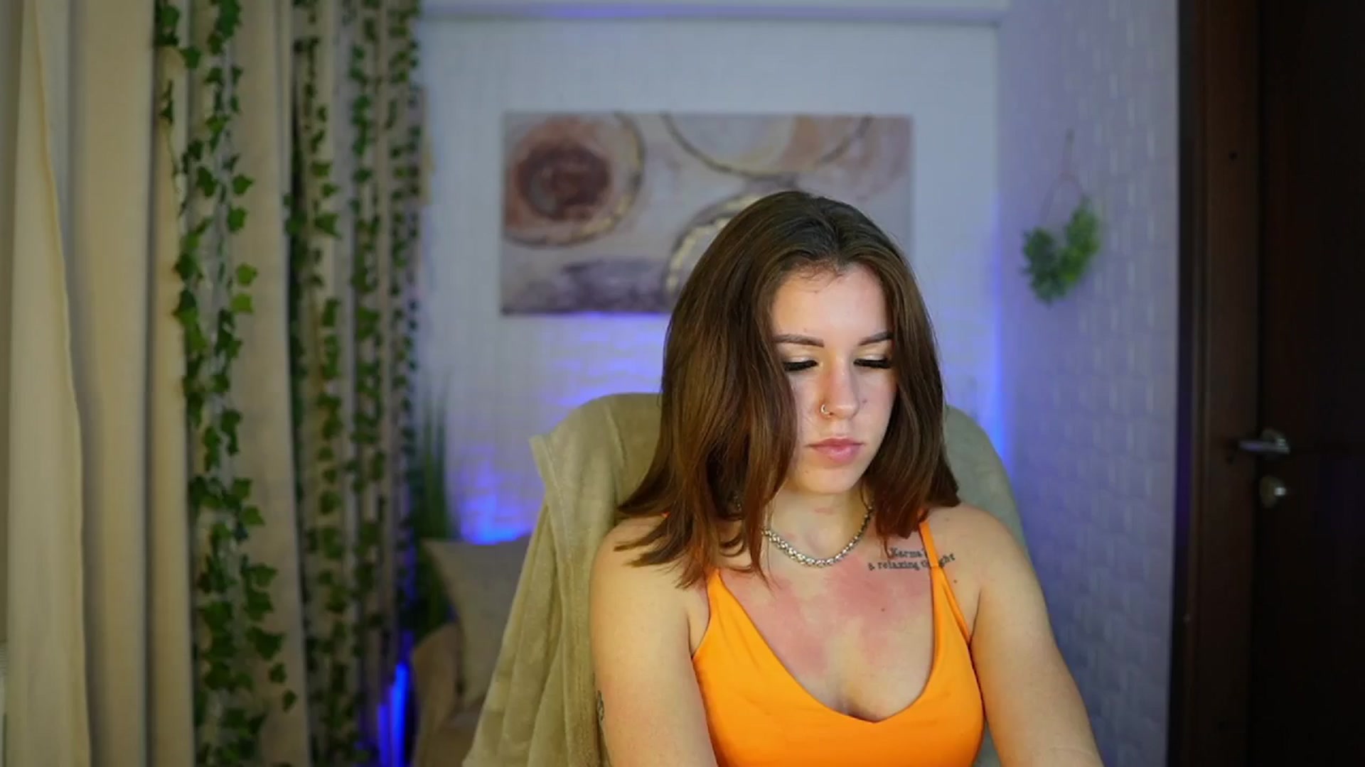 Gallery image thumbnail from Alyssa_Hall's myfreecams stream on, 11/08/2024, 17:01 image 9 of 20