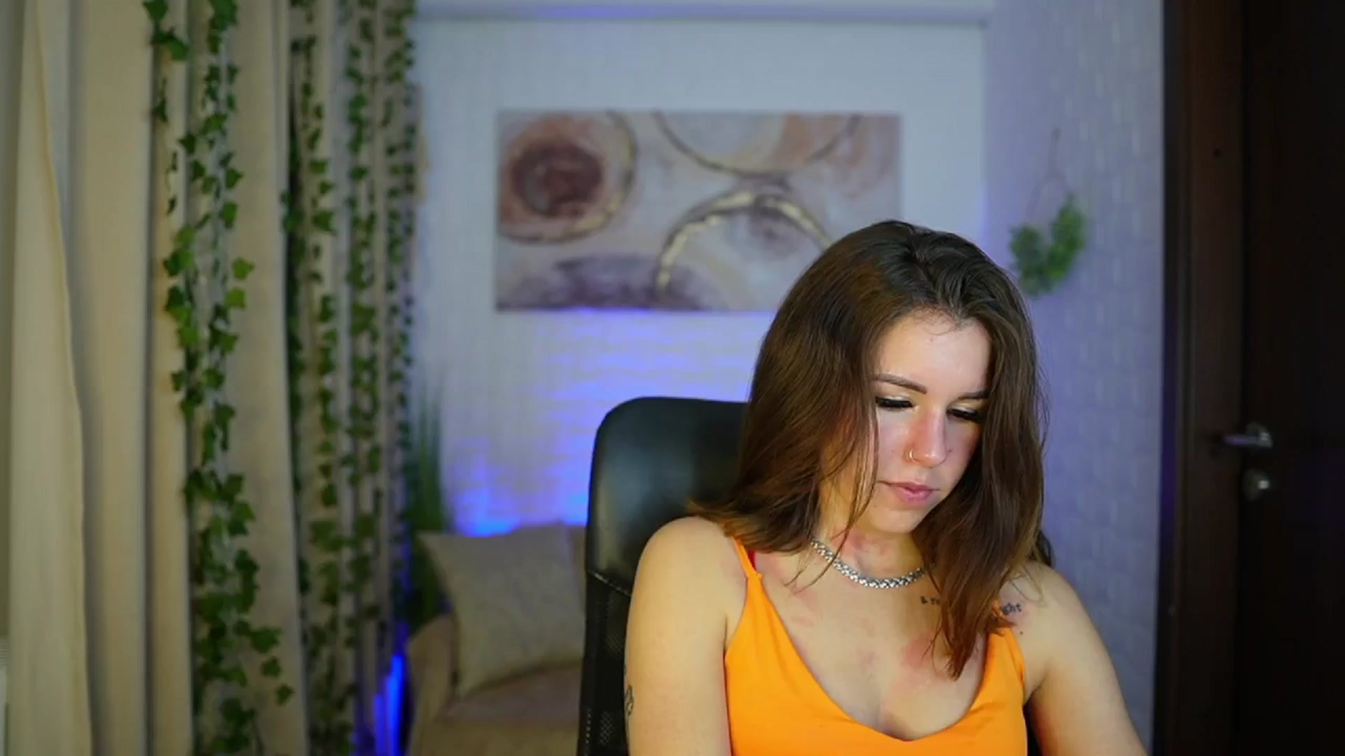 Gallery image thumbnail from Alyssa_Hall's myfreecams stream on, 11/08/2024, 20:43 image 17 of 20