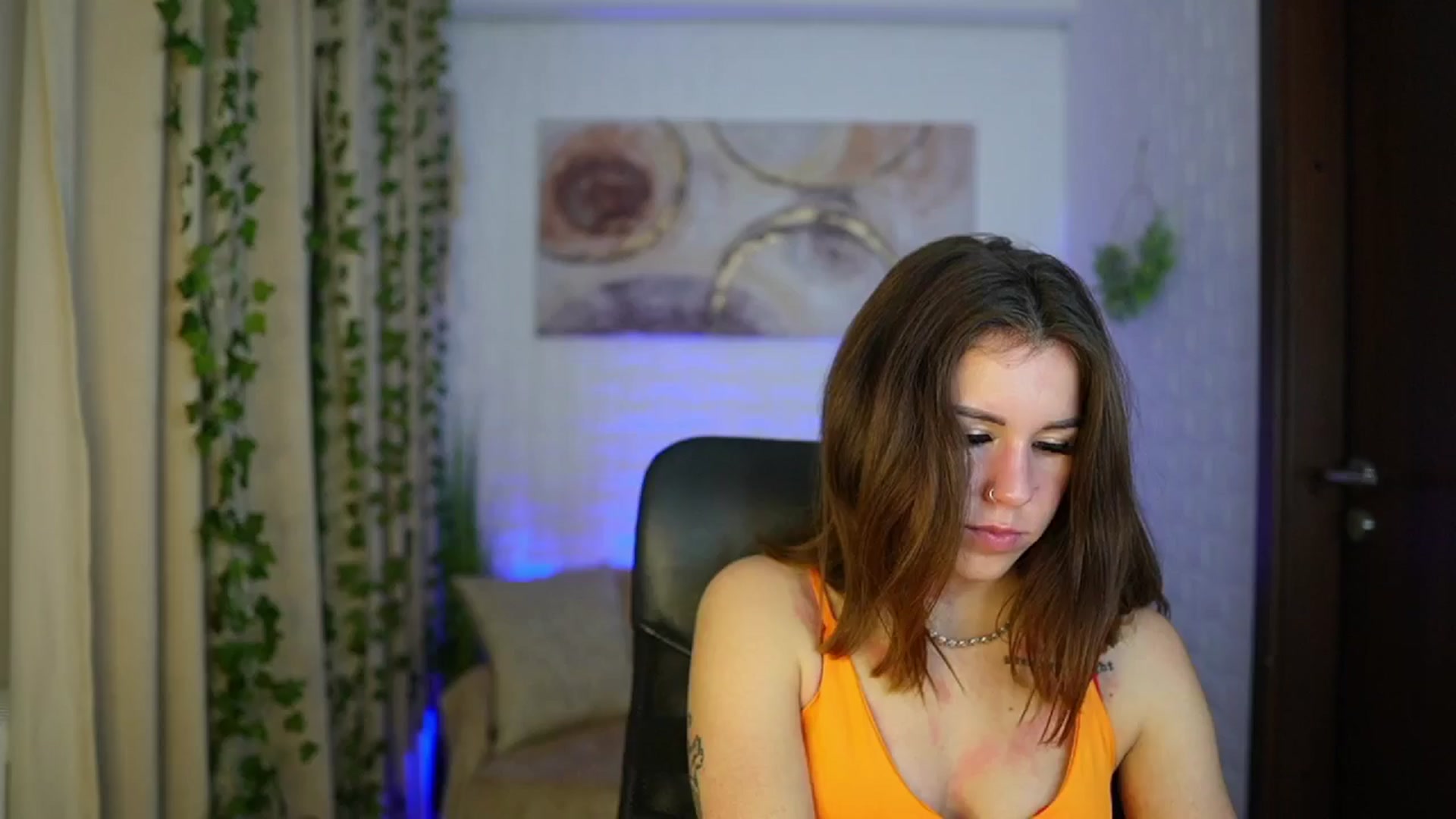 Gallery image thumbnail from Alyssa_Hall's myfreecams stream on, 11/08/2024, 20:43 image 6 of 20