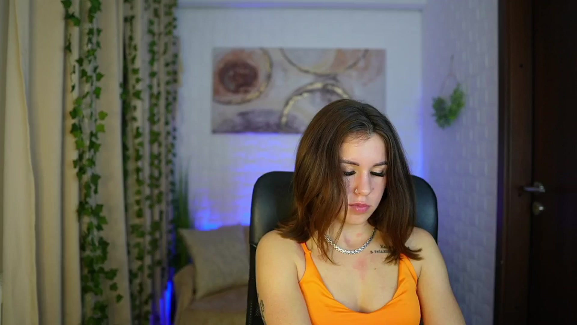 Gallery image thumbnail from Alyssa_Hall's myfreecams stream on, 11/08/2024, 23:12 image 7 of 20