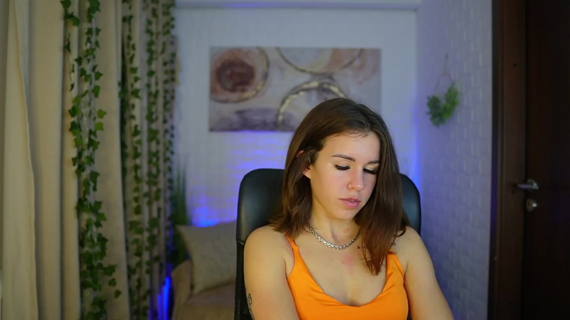 Gallery image thumbnail from Alyssa_Hall's myfreecams stream on, 11/08/2024, 23:12 image 8 of 20