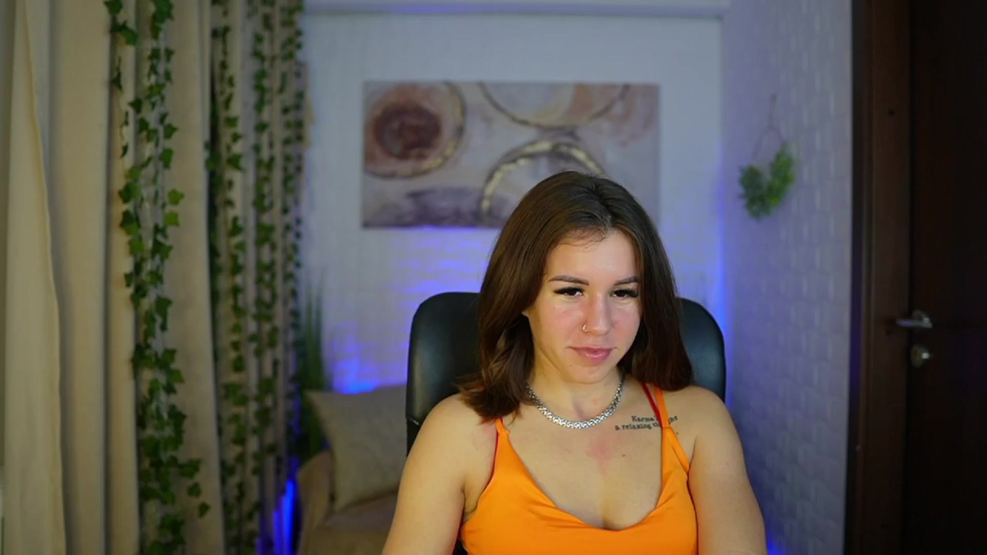 Gallery image thumbnail from Alyssa_Hall's myfreecams stream on, 11/08/2024, 23:12 image 11 of 20