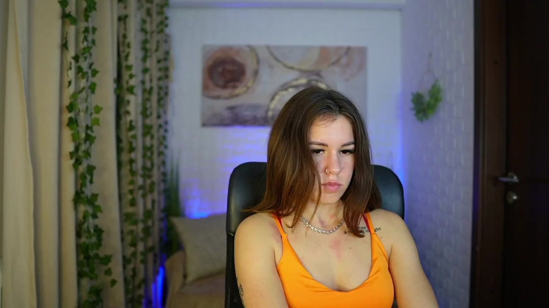 Gallery image thumbnail from Alyssa_Hall's myfreecams stream on, 11/08/2024, 23:12 image 5 of 20