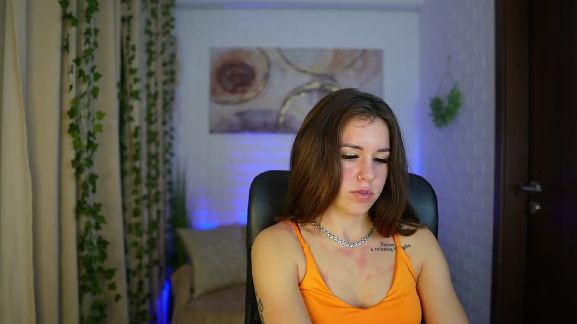 Gallery image thumbnail from Alyssa_Hall's myfreecams stream on, 11/09/2024, 24:03 image 4 of 20