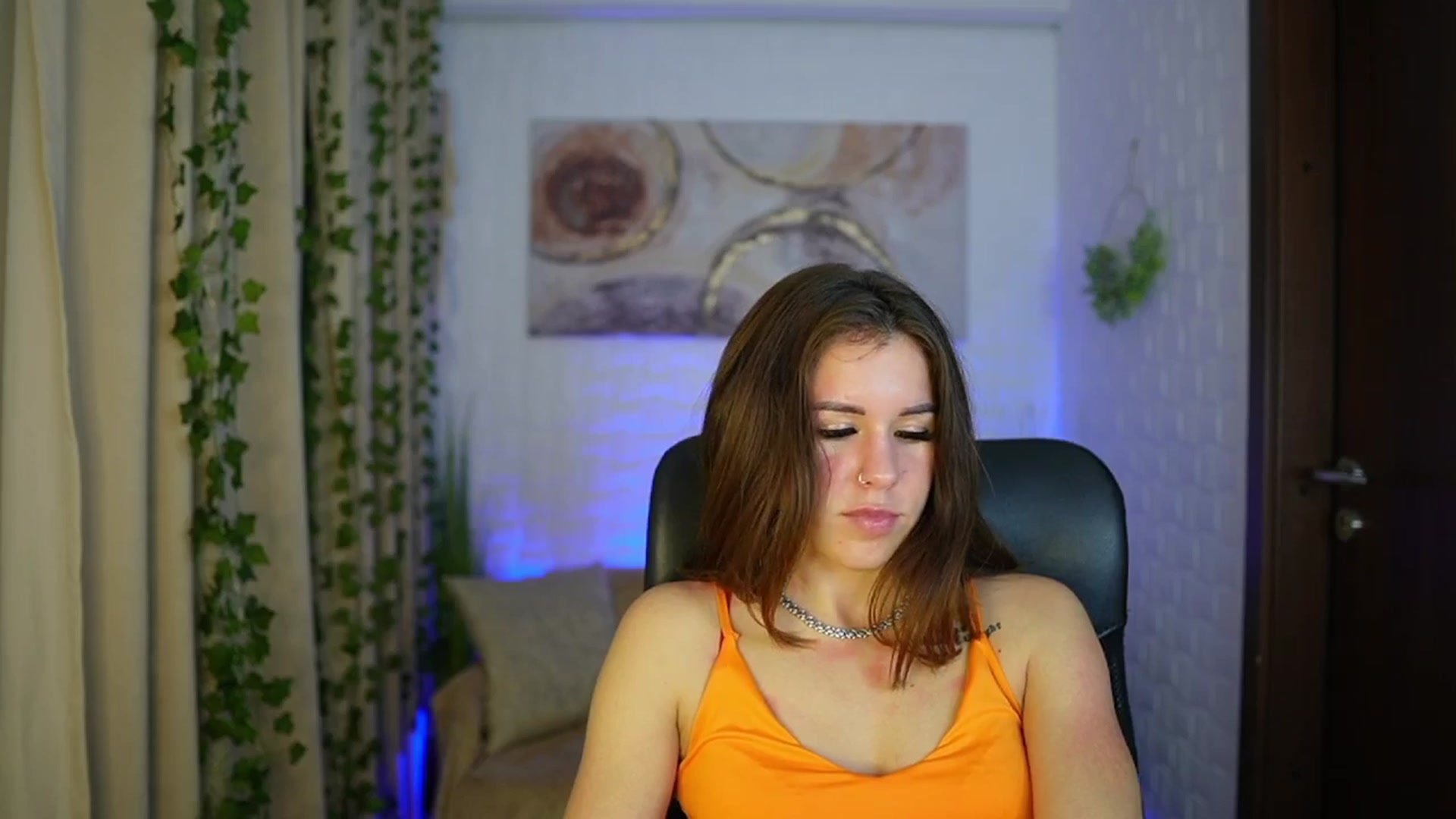 Gallery image thumbnail from Alyssa_Hall's myfreecams stream on, 11/09/2024, 24:03 image 7 of 20