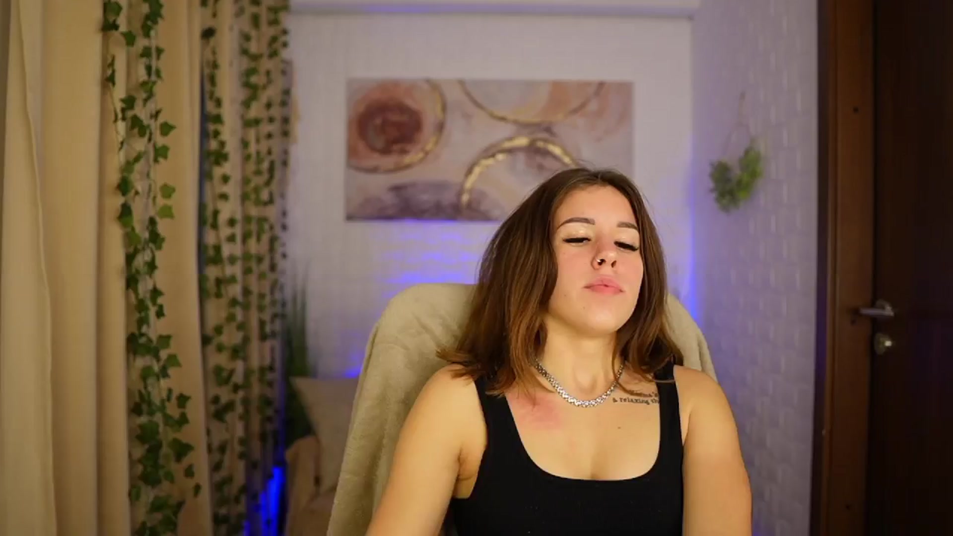 Gallery image thumbnail from Alyssa_Hall's myfreecams stream on, 11/09/2024, 15:24 image 15 of 20