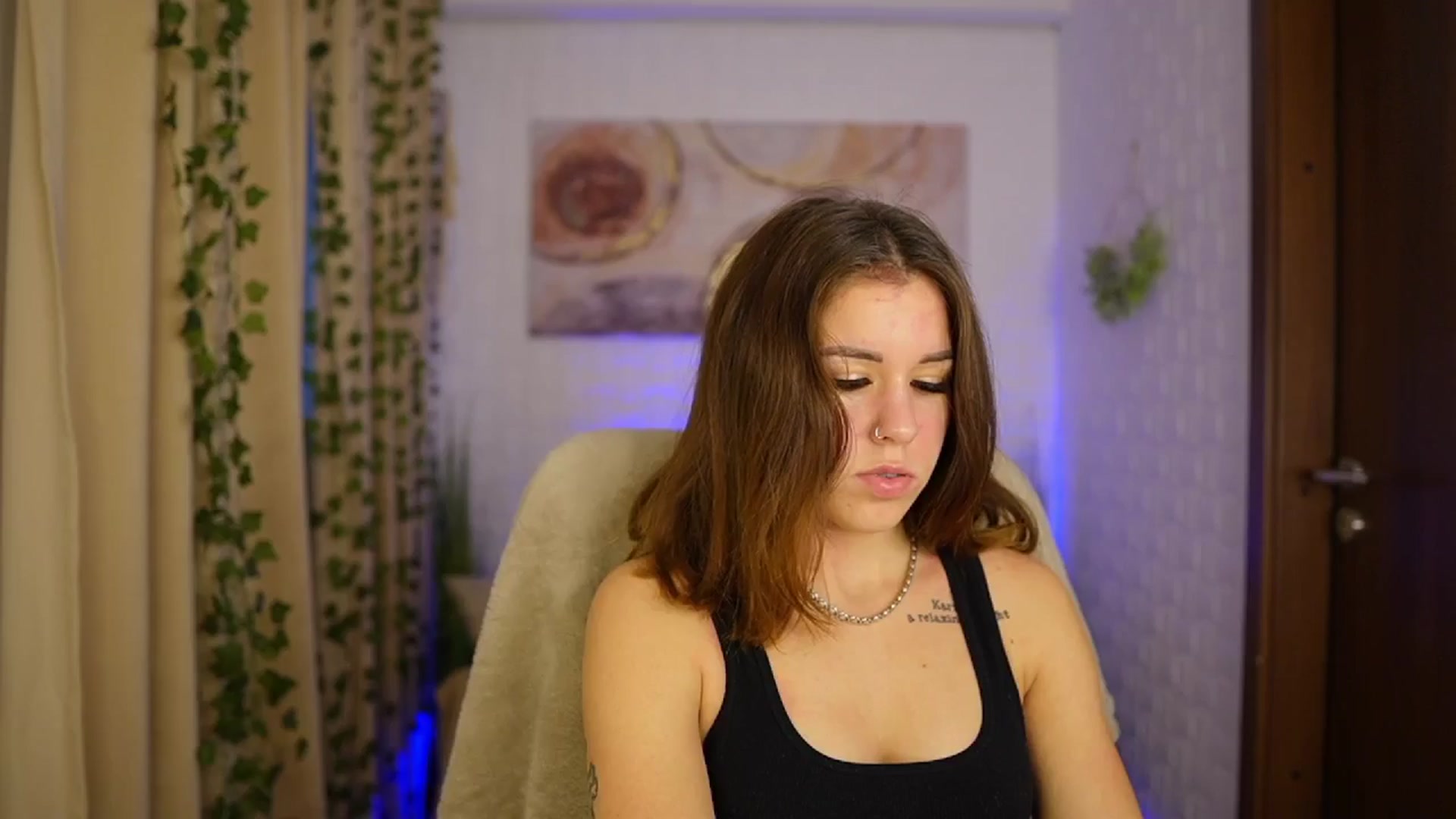 Gallery image thumbnail from Alyssa_Hall's myfreecams stream on, 11/09/2024, 15:24 image 4 of 20