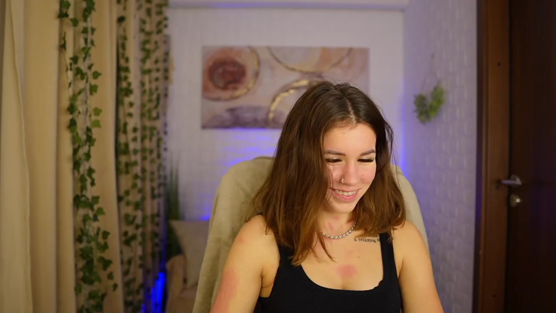 Gallery image thumbnail from Alyssa_Hall's myfreecams stream on, 11/09/2024, 16:02 image 6 of 20