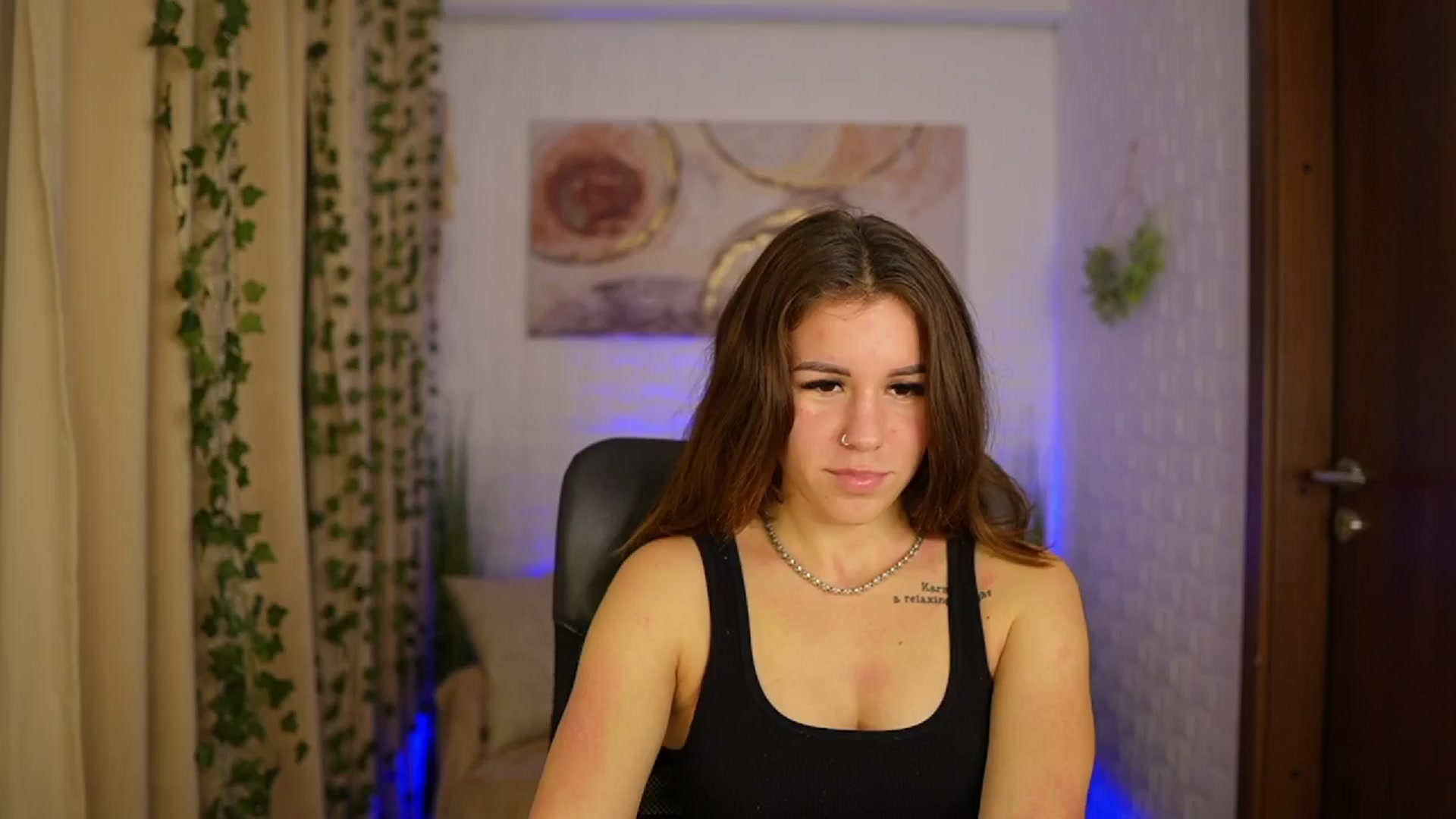 Gallery image thumbnail from Alyssa_Hall's myfreecams stream on, 11/09/2024, 16:02 image 18 of 20