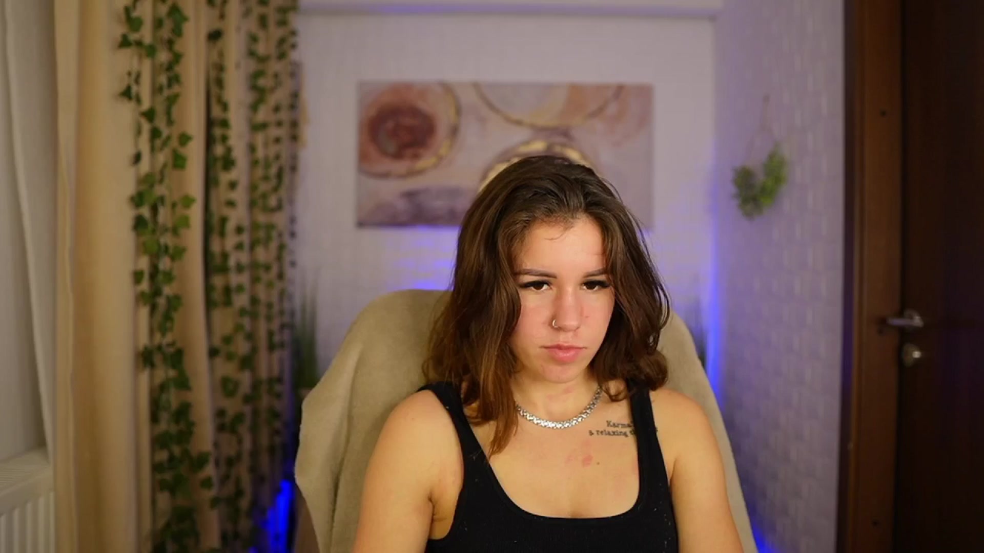 Gallery image thumbnail from Alyssa_Hall's myfreecams stream on, 11/09/2024, 16:38 image 19 of 20