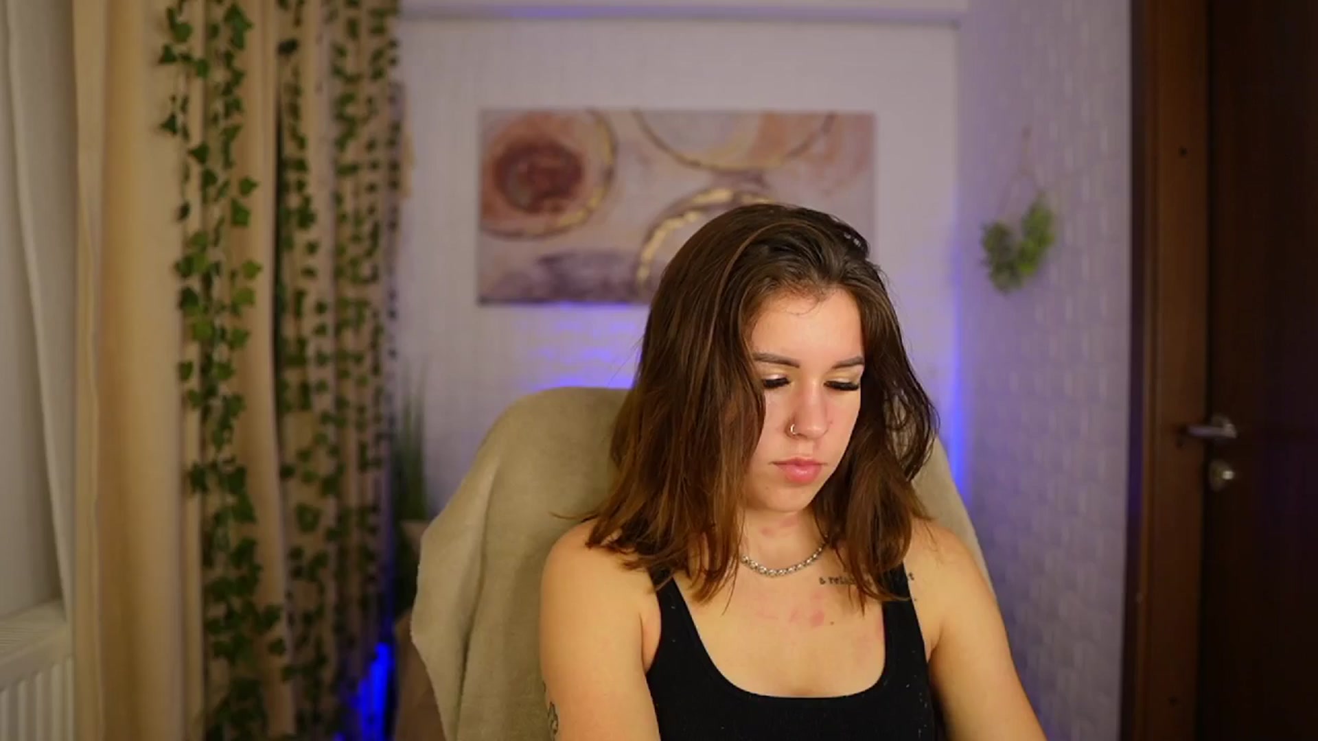 Gallery image thumbnail from Alyssa_Hall's myfreecams stream on, 11/09/2024, 16:38 image 14 of 20