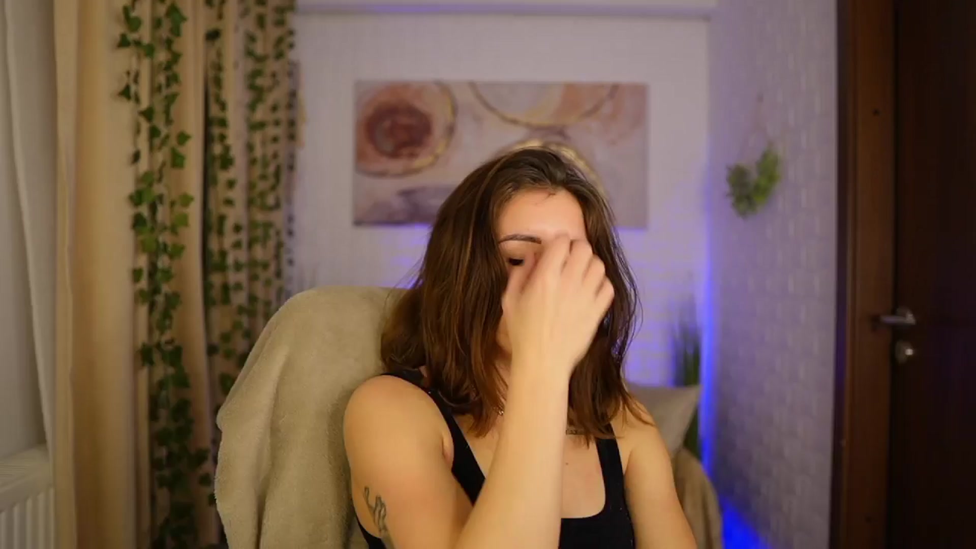 Gallery image thumbnail from Alyssa_Hall's myfreecams stream on, 11/09/2024, 16:38 image 18 of 20