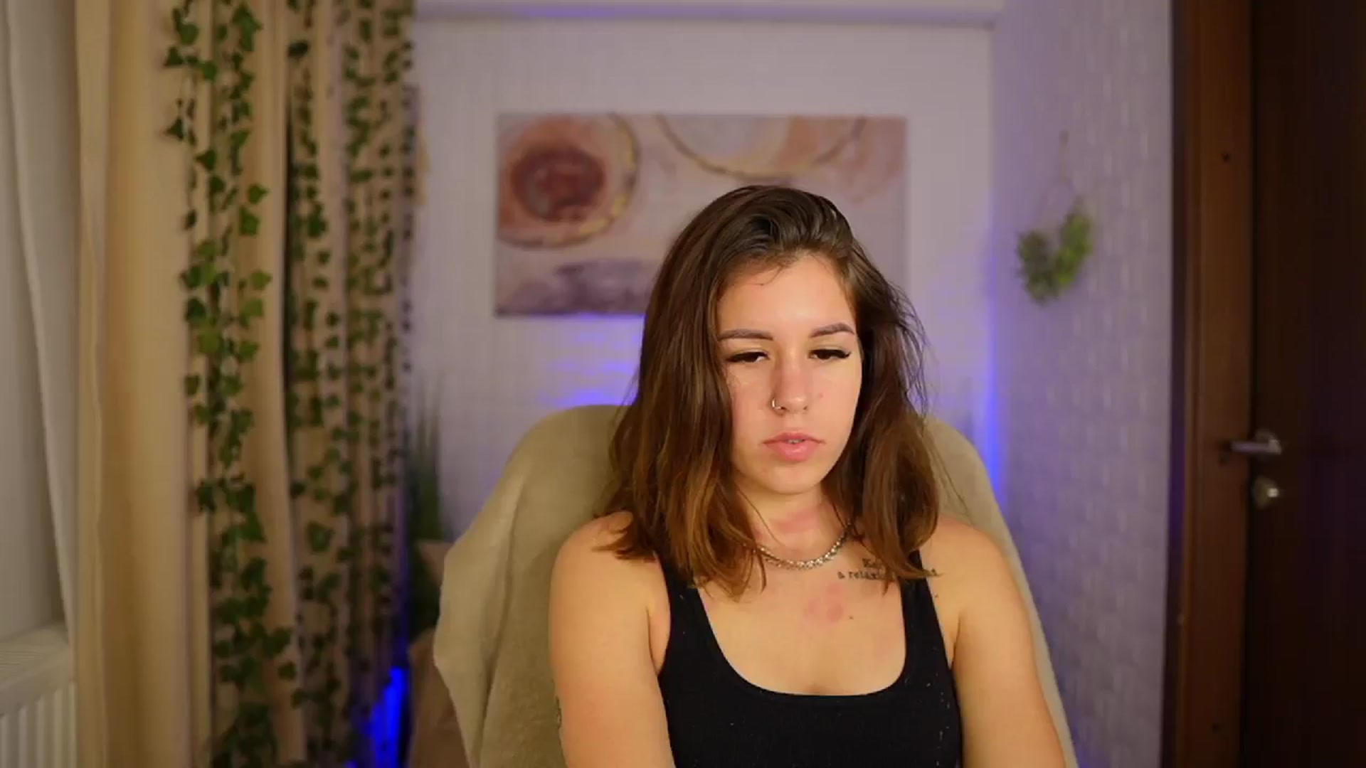 Gallery image thumbnail from Alyssa_Hall's myfreecams stream on, 11/09/2024, 16:38 image 8 of 20