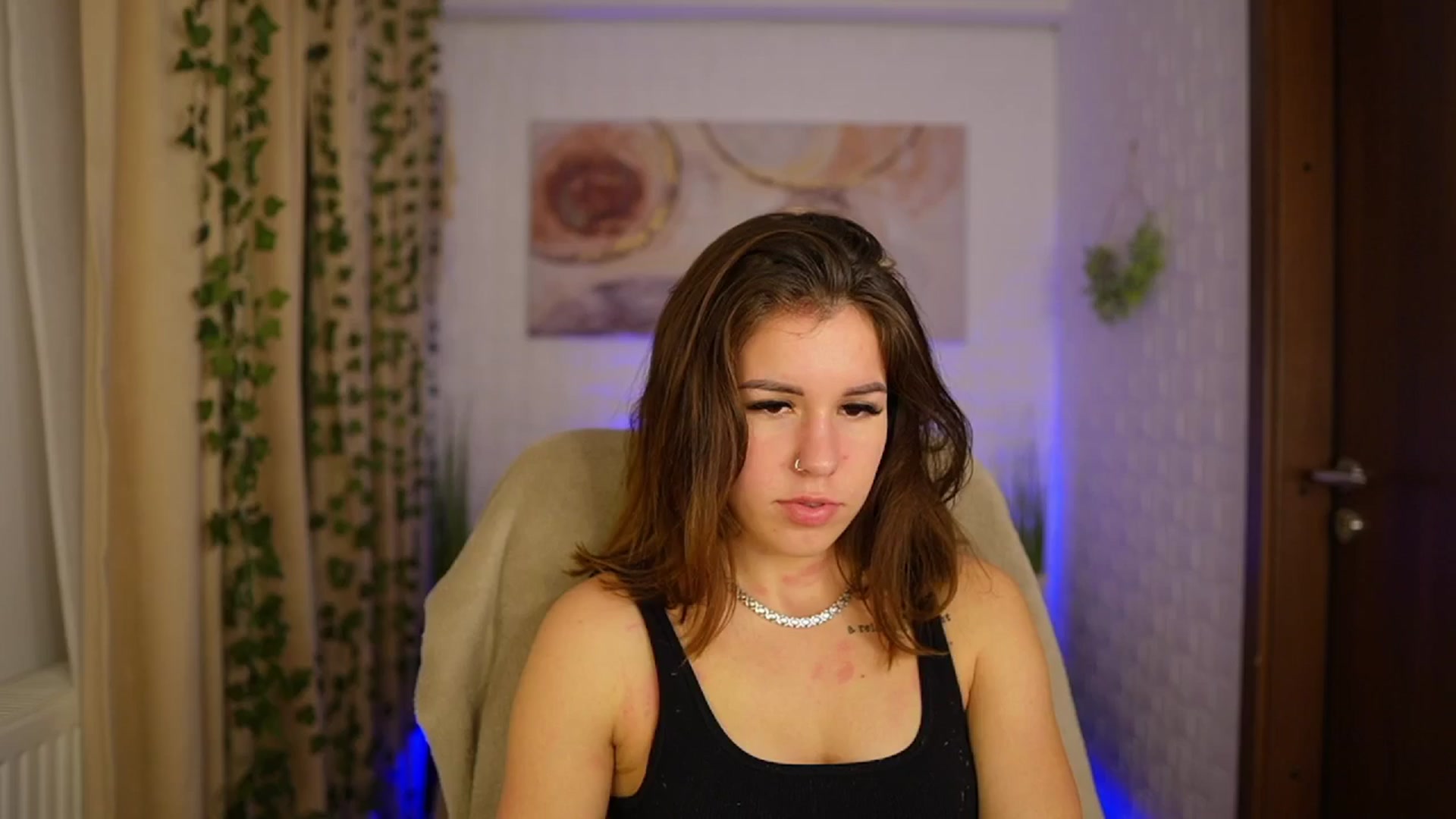 Gallery image thumbnail from Alyssa_Hall's myfreecams stream on, 11/09/2024, 16:38 image 12 of 20