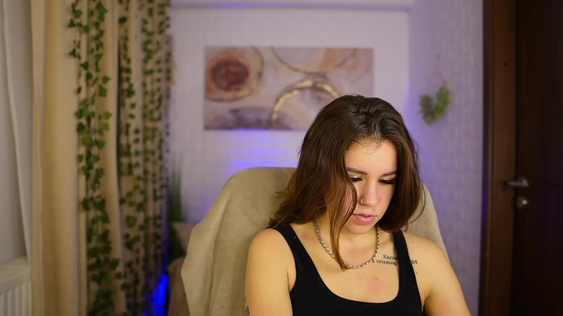 Gallery image thumbnail from Alyssa_Hall's myfreecams stream on, 11/09/2024, 17:53 image 11 of 20