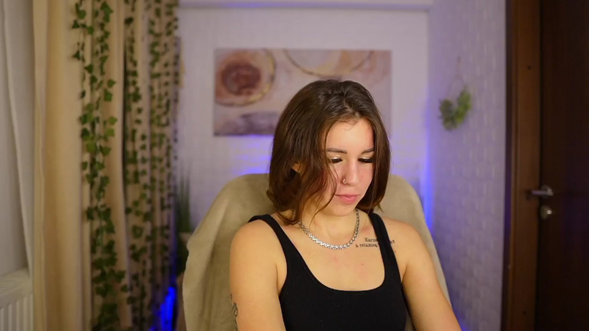 Gallery image thumbnail from Alyssa_Hall's myfreecams stream on, 11/09/2024, 17:53 image 14 of 20