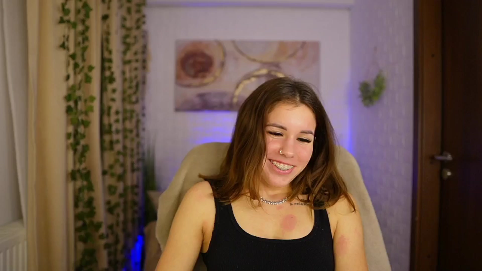 Gallery image thumbnail from Alyssa_Hall's myfreecams stream on, 11/09/2024, 17:53 image 2 of 20