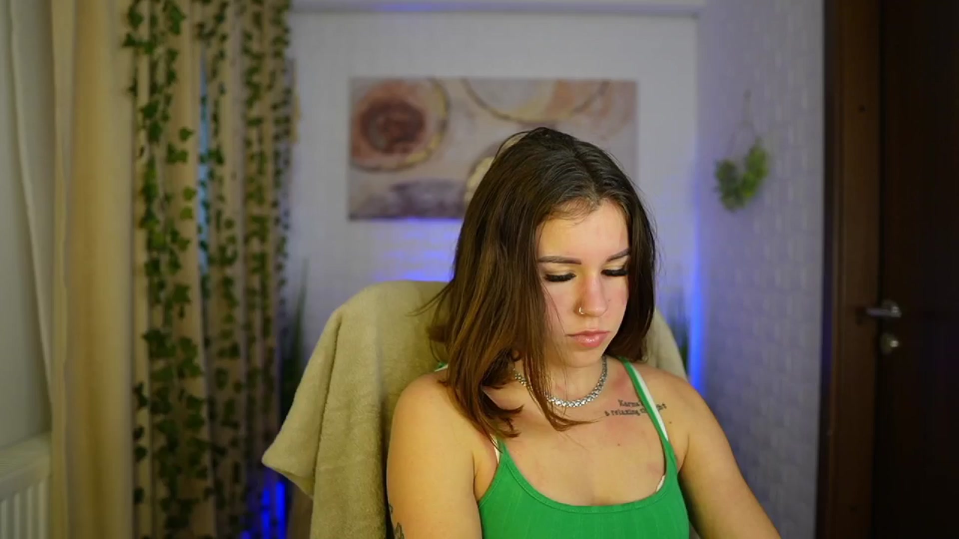 Gallery image thumbnail from Alyssa_Hall's myfreecams stream on, 11/10/2024, 13:44 image 1 of 20