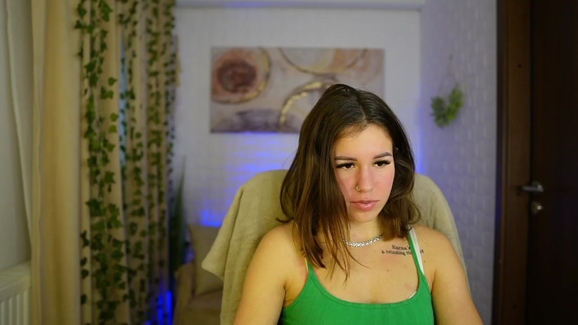 Gallery image thumbnail from Alyssa_Hall's myfreecams stream on, 11/10/2024, 13:44 image 10 of 20