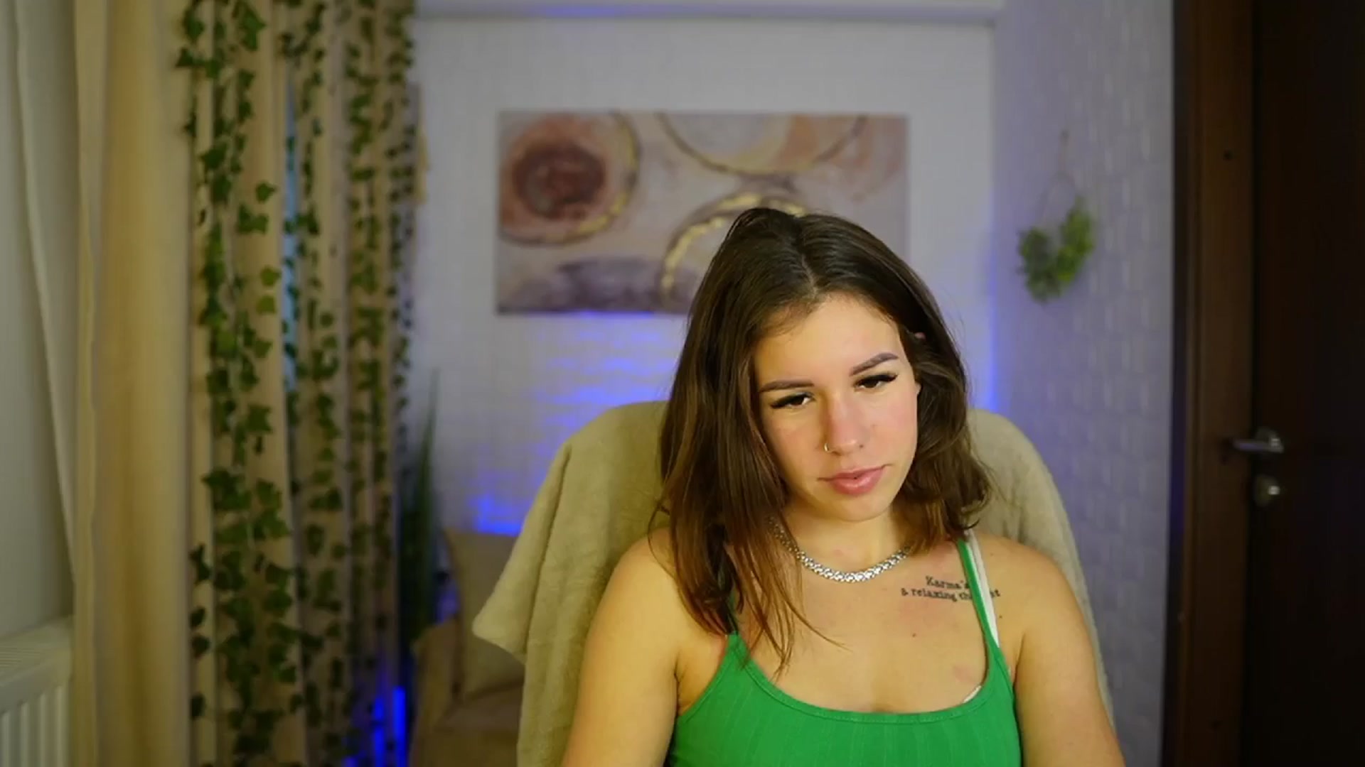 Gallery image thumbnail from Alyssa_Hall's myfreecams stream on, 11/10/2024, 13:44 image 8 of 20