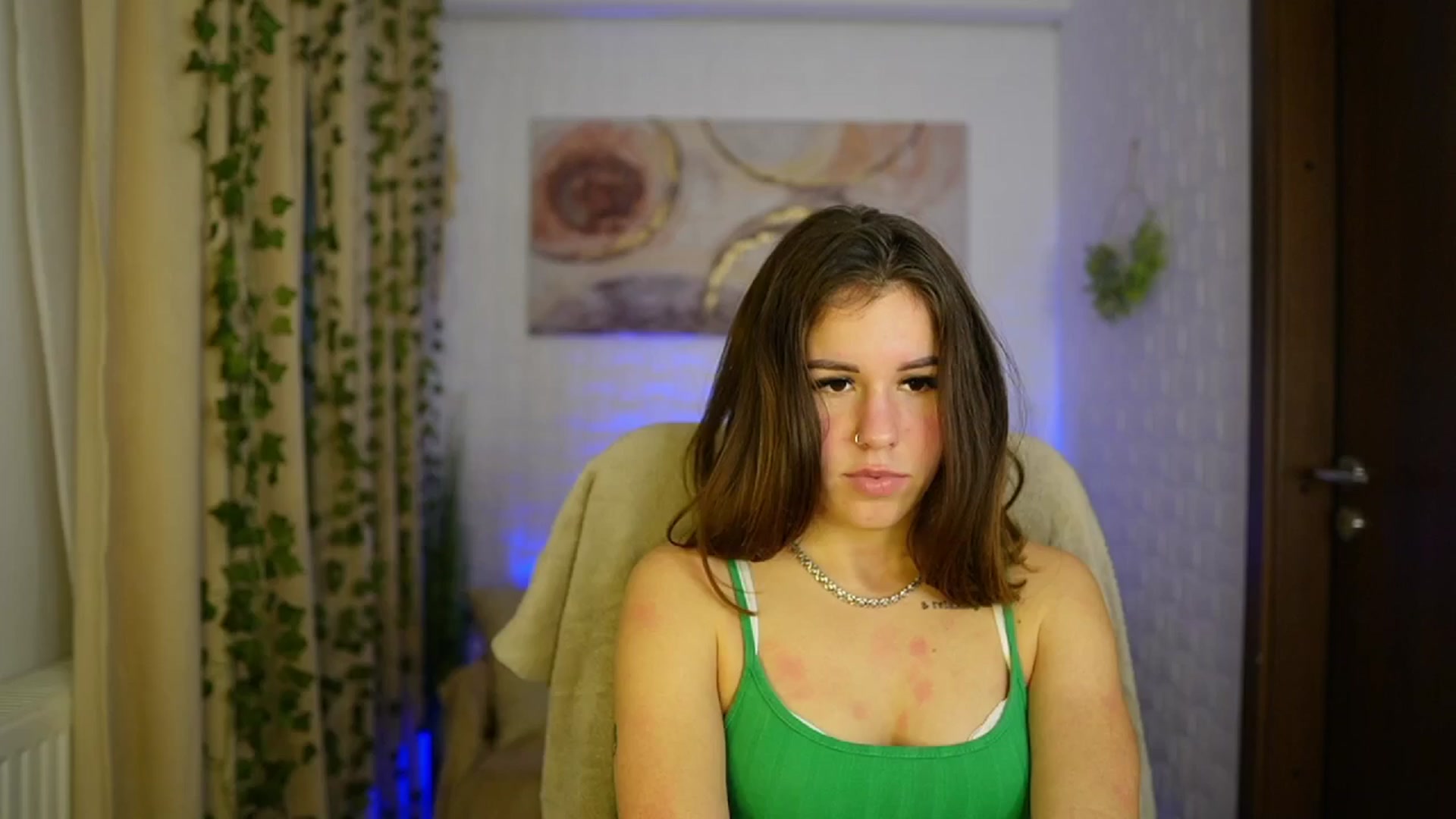 Gallery image thumbnail from Alyssa_Hall's myfreecams stream on, 11/10/2024, 15:14 image 8 of 20