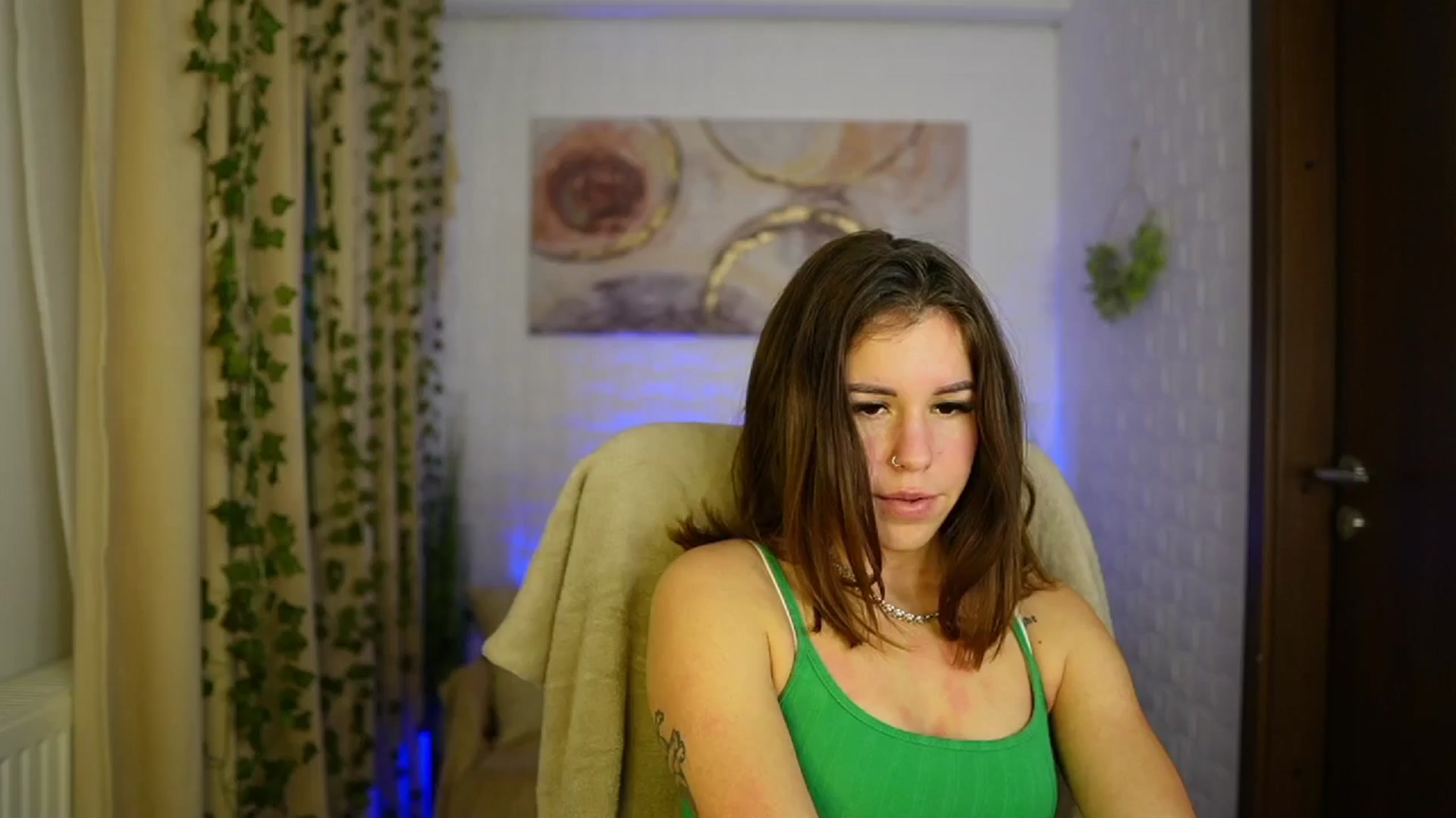 Gallery image thumbnail from Alyssa_Hall's myfreecams stream on, 11/10/2024, 15:14 image 6 of 20