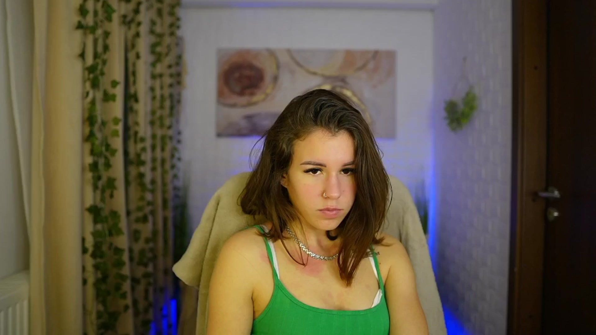 Gallery image thumbnail from Alyssa_Hall's myfreecams stream on, 11/10/2024, 15:14 image 17 of 20