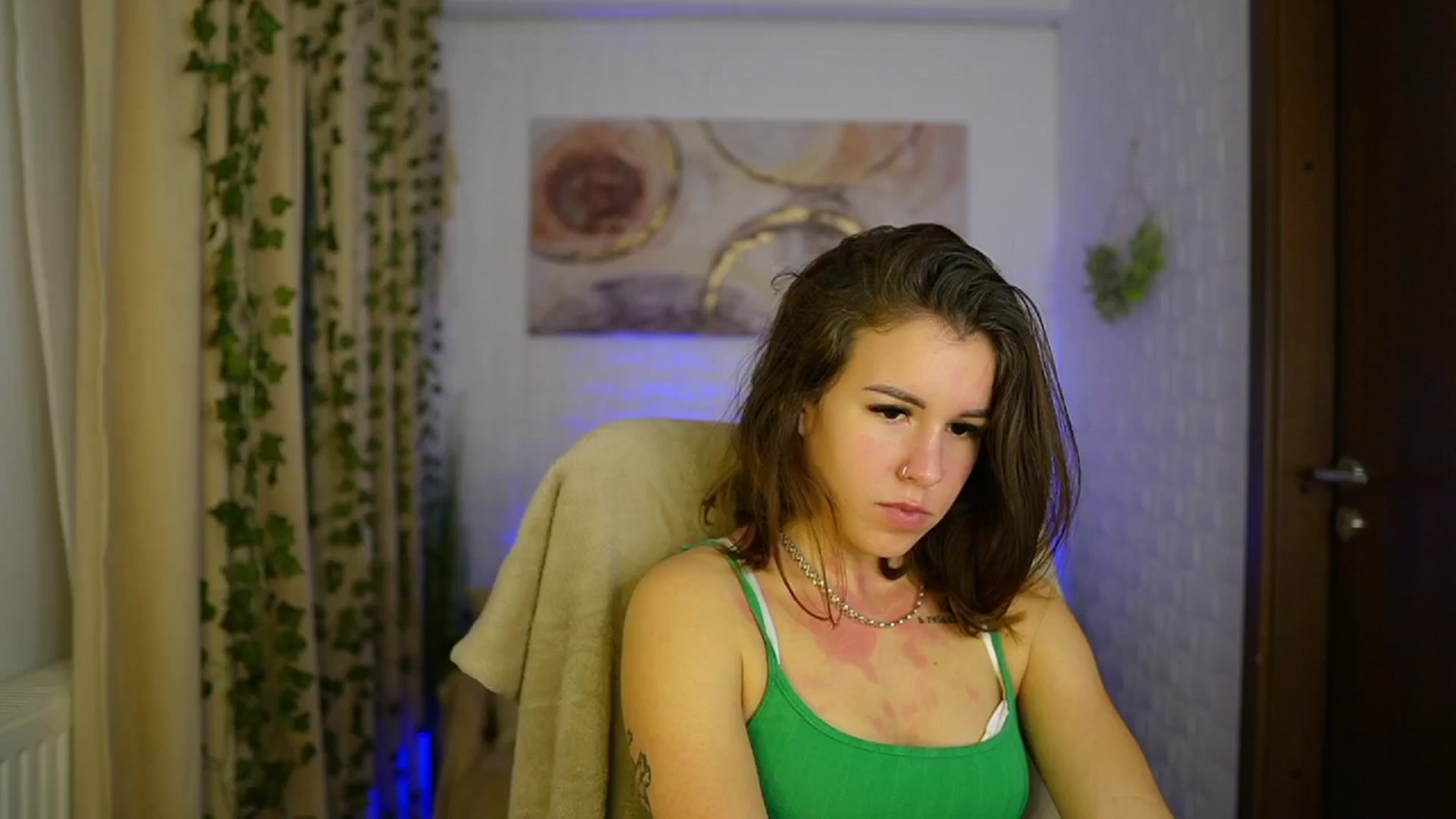 Gallery image thumbnail from Alyssa_Hall's myfreecams stream on, 11/10/2024, 15:14 image 13 of 20