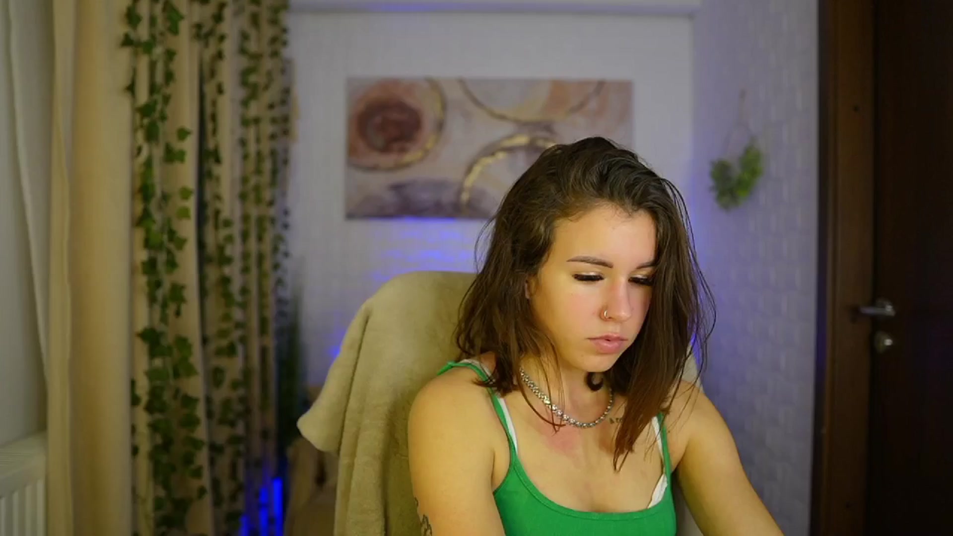 Gallery image thumbnail from Alyssa_Hall's myfreecams stream on, 11/10/2024, 15:14 image 18 of 20
