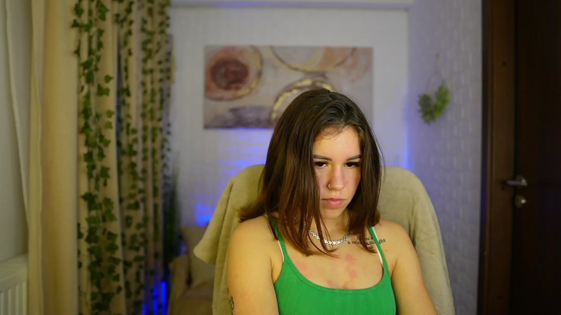 Gallery image thumbnail from Alyssa_Hall's myfreecams stream on, 11/10/2024, 15:14 image 7 of 20