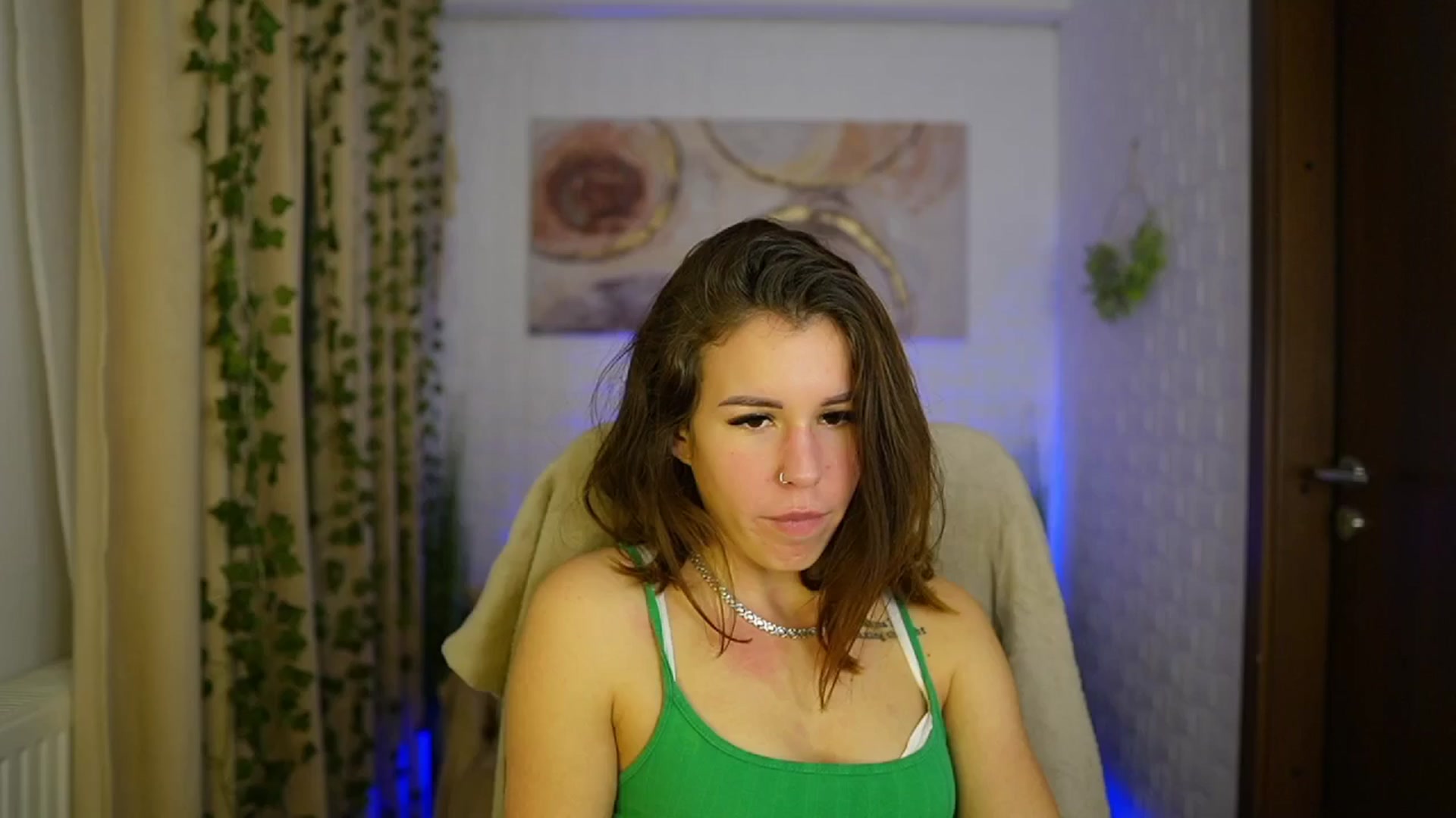 Gallery image thumbnail from Alyssa_Hall's myfreecams stream on, 11/10/2024, 15:14 image 19 of 20