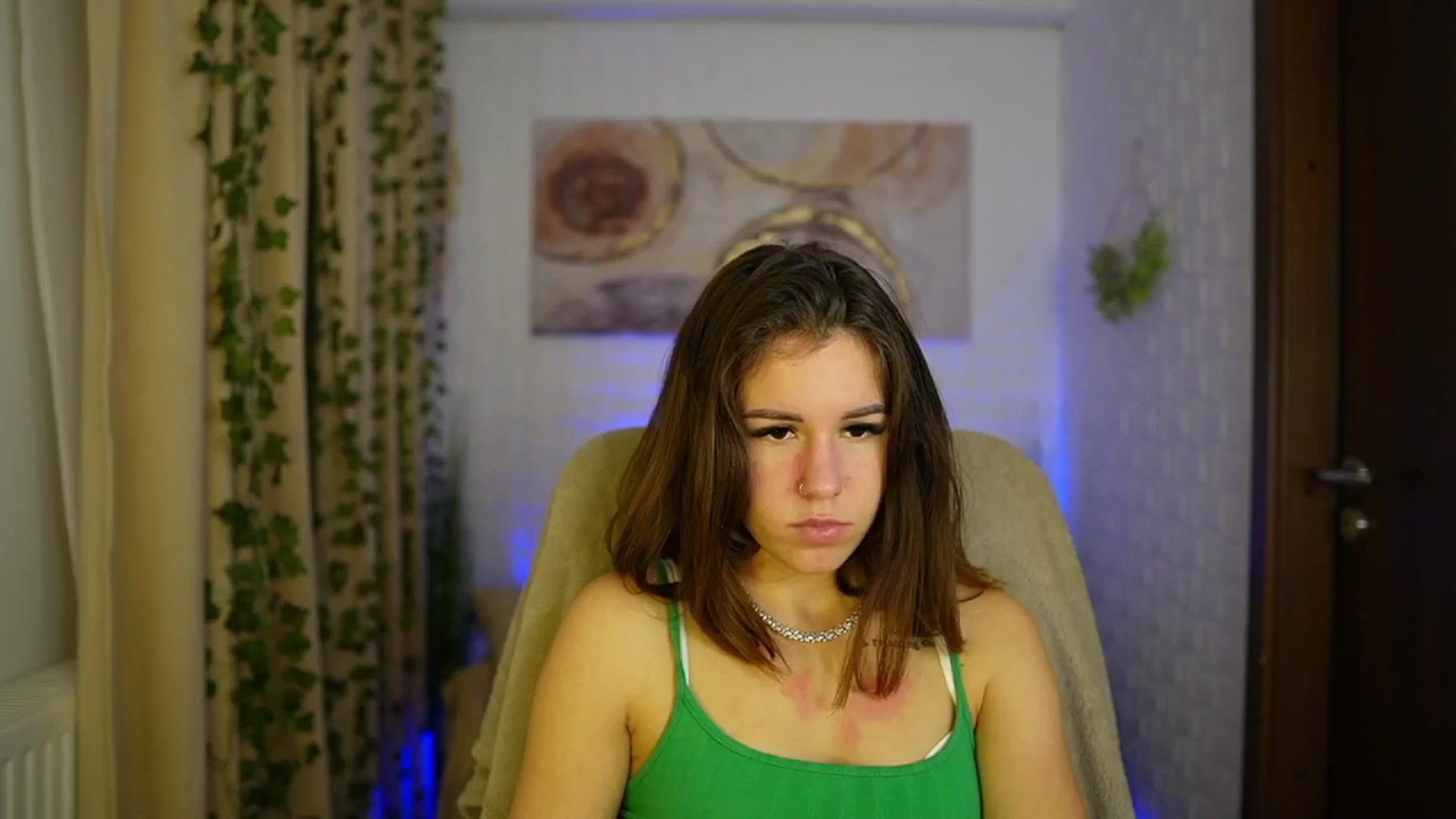 Gallery image thumbnail from Alyssa_Hall's myfreecams stream on, 11/10/2024, 18:05 image 4 of 20