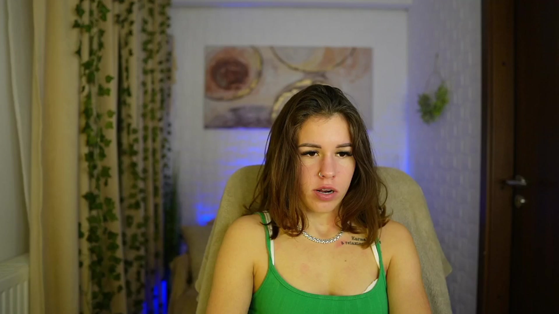 Gallery image thumbnail from Alyssa_Hall's myfreecams stream on, 11/10/2024, 18:05 image 13 of 20