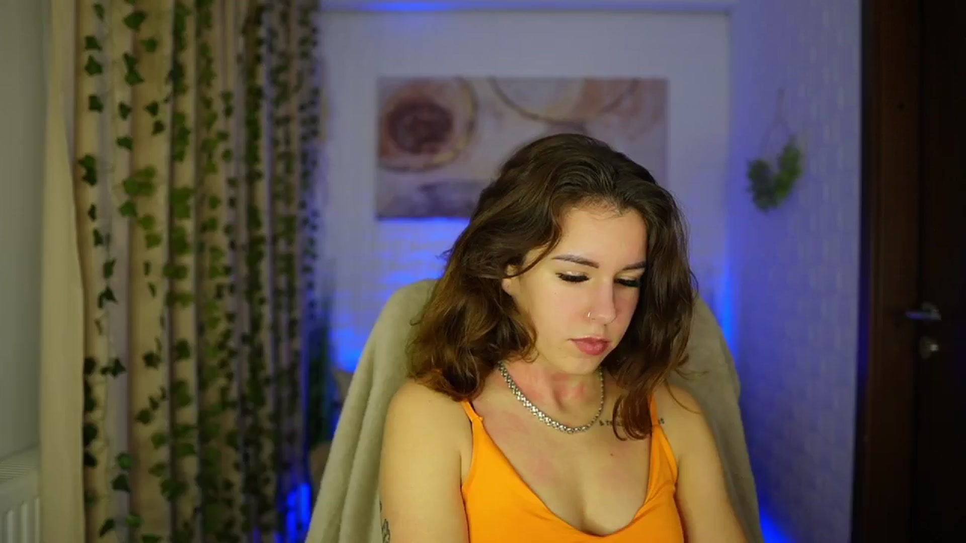 Gallery image thumbnail from Alyssa_Hall's myfreecams stream on, 11/14/2024, 15:34 image 12 of 20
