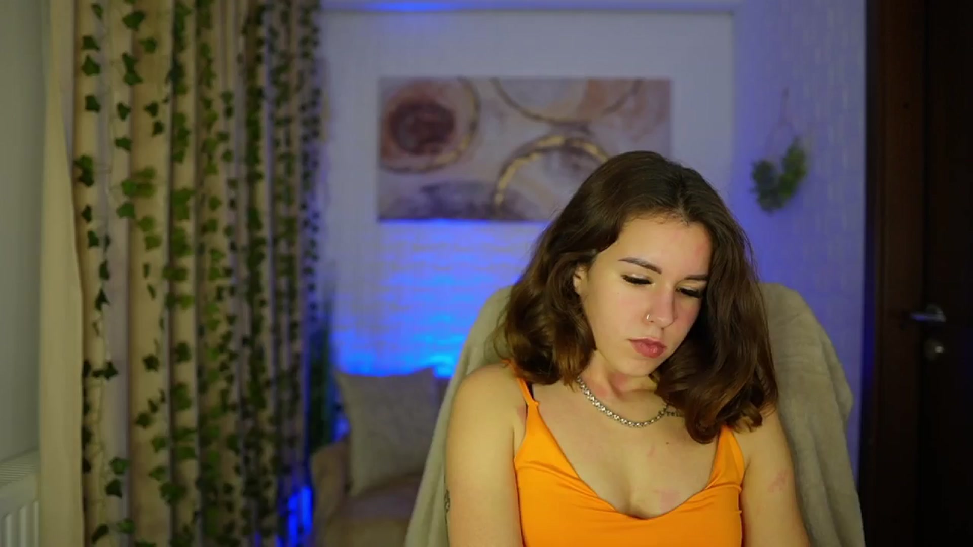 Gallery image thumbnail from Alyssa_Hall's myfreecams stream on, 11/14/2024, 15:34 image 17 of 20