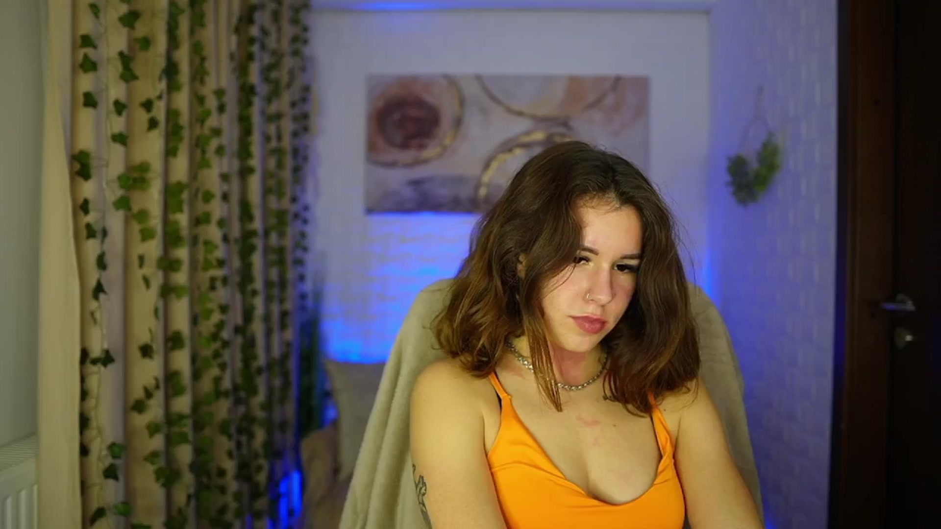 Gallery image thumbnail from Alyssa_Hall's myfreecams stream on, 11/14/2024, 16:01 image 5 of 20