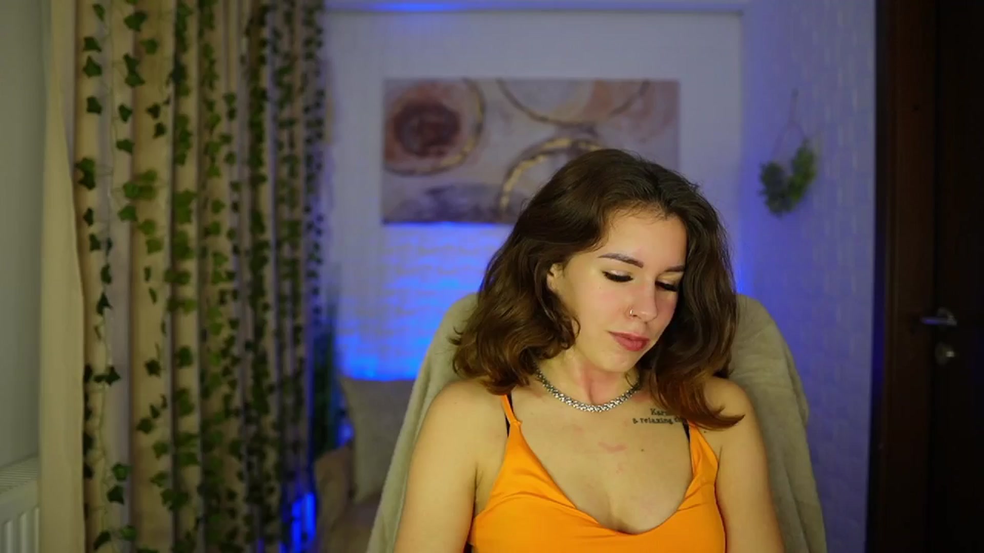 Gallery image thumbnail from Alyssa_Hall's myfreecams stream on, 11/14/2024, 16:01 image 8 of 20