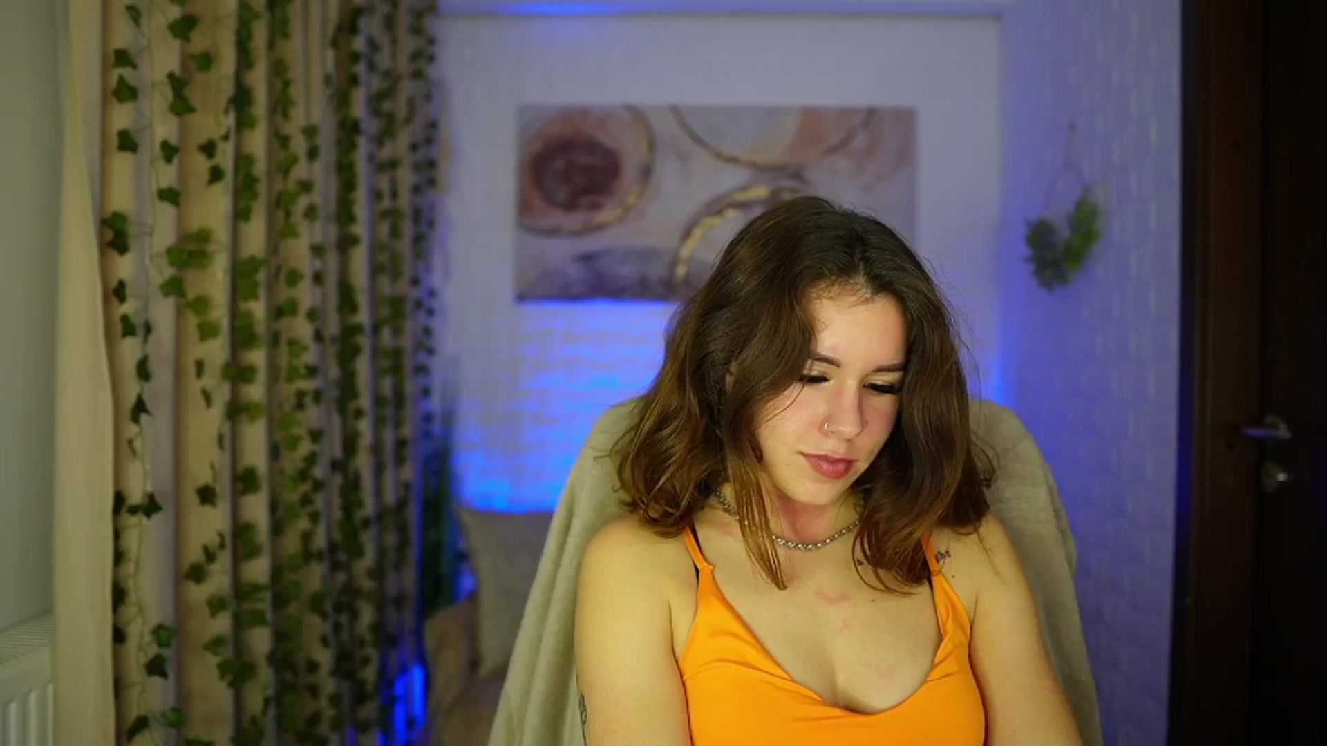 Gallery image thumbnail from Alyssa_Hall's myfreecams stream on, 11/14/2024, 16:01 image 6 of 20